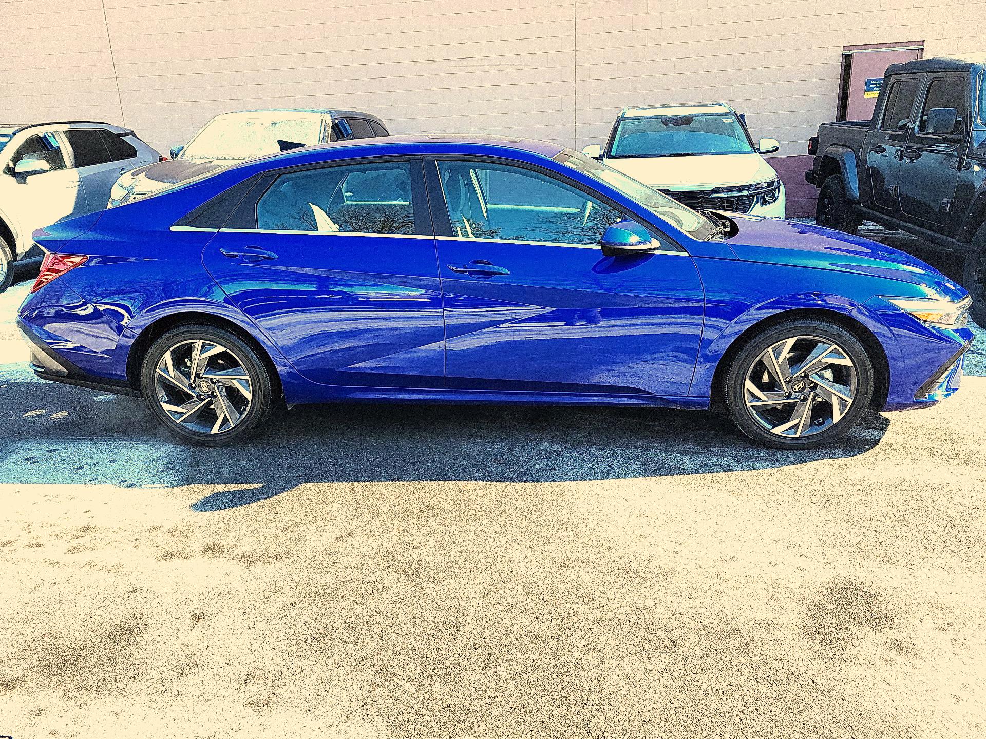 Thumbnail: 2025 Hyundai Elantra - 4