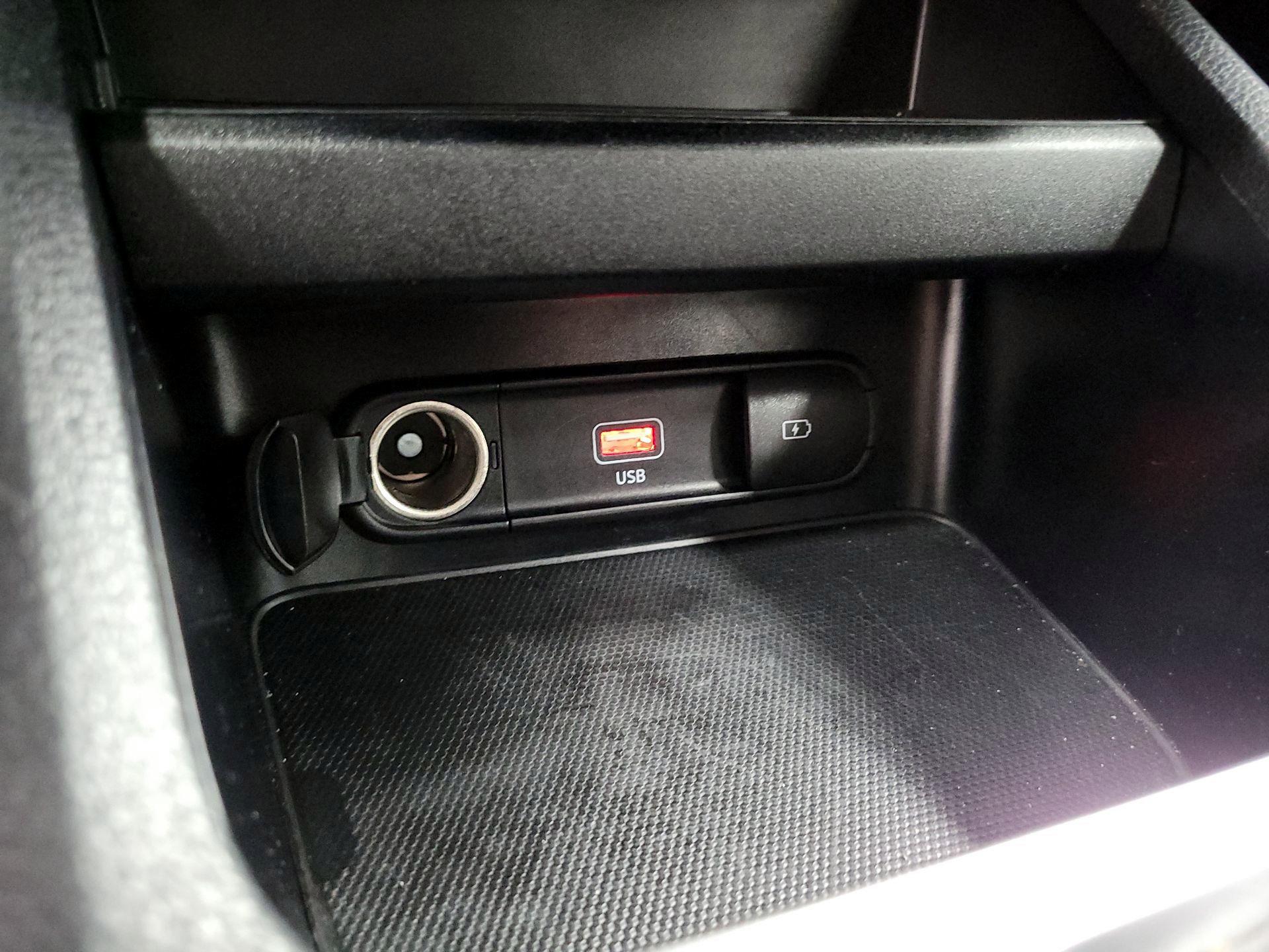 Thumbnail: 2024 Kia Forte - 16