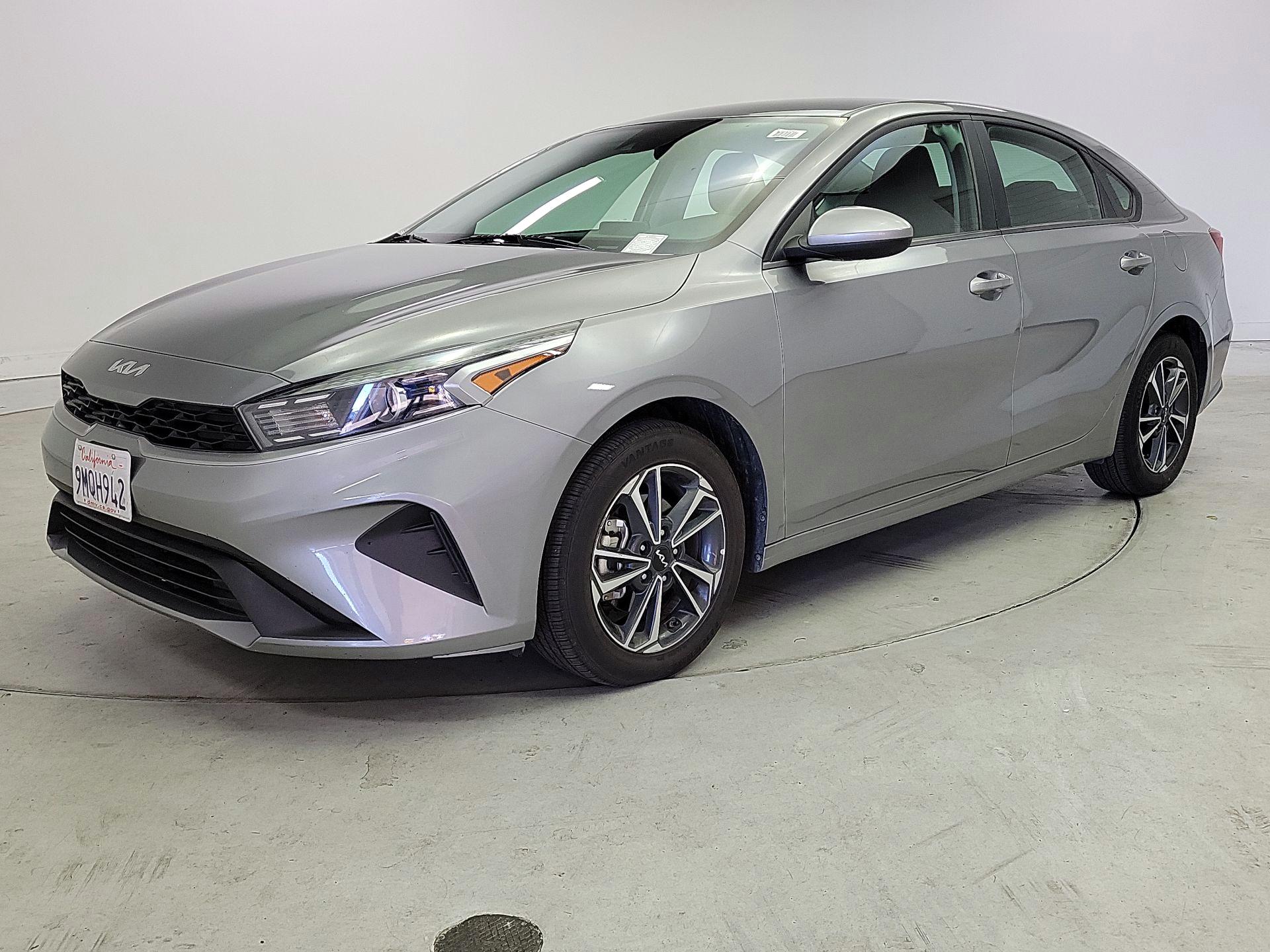 Thumbnail: 2024 Kia Forte - 3