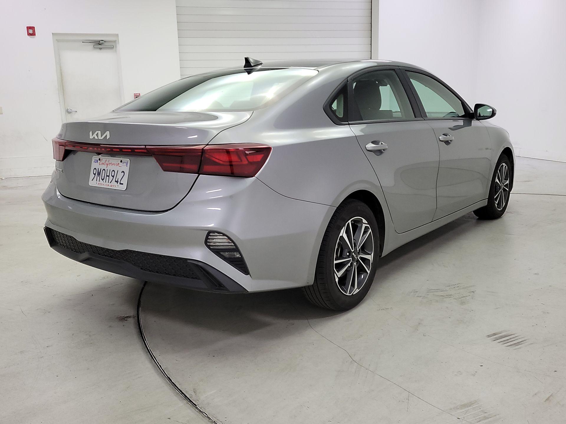 Thumbnail: 2024 Kia Forte - 5