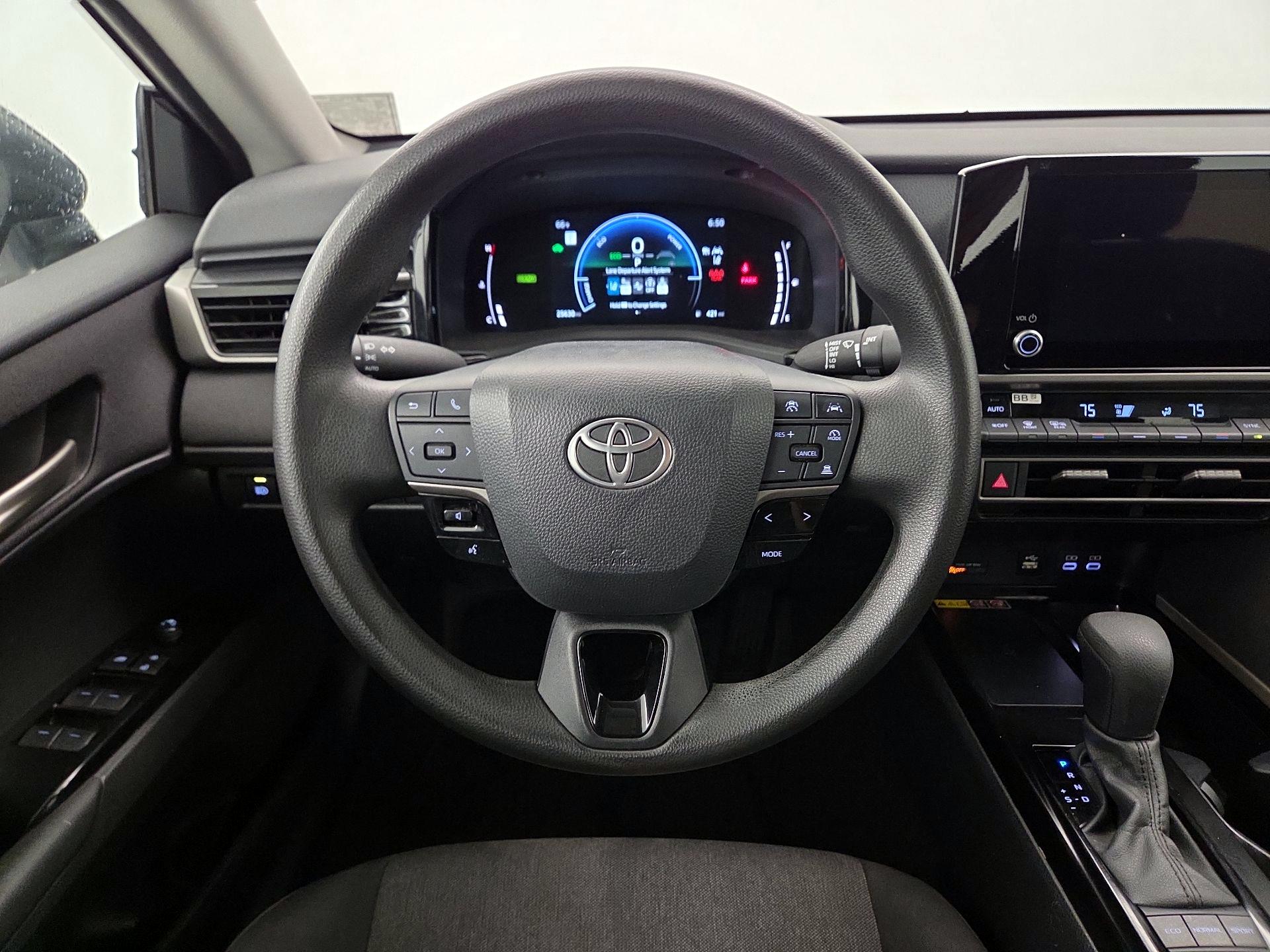 Thumbnail: 2025 Toyota Camry - 10