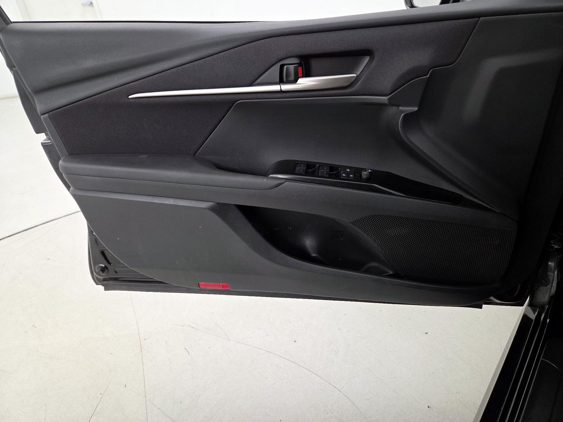 Thumbnail: 2025 Toyota Camry - 12