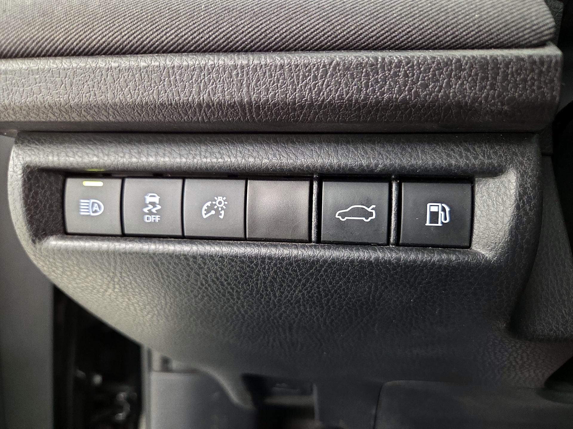 Thumbnail: 2025 Toyota Camry - 13