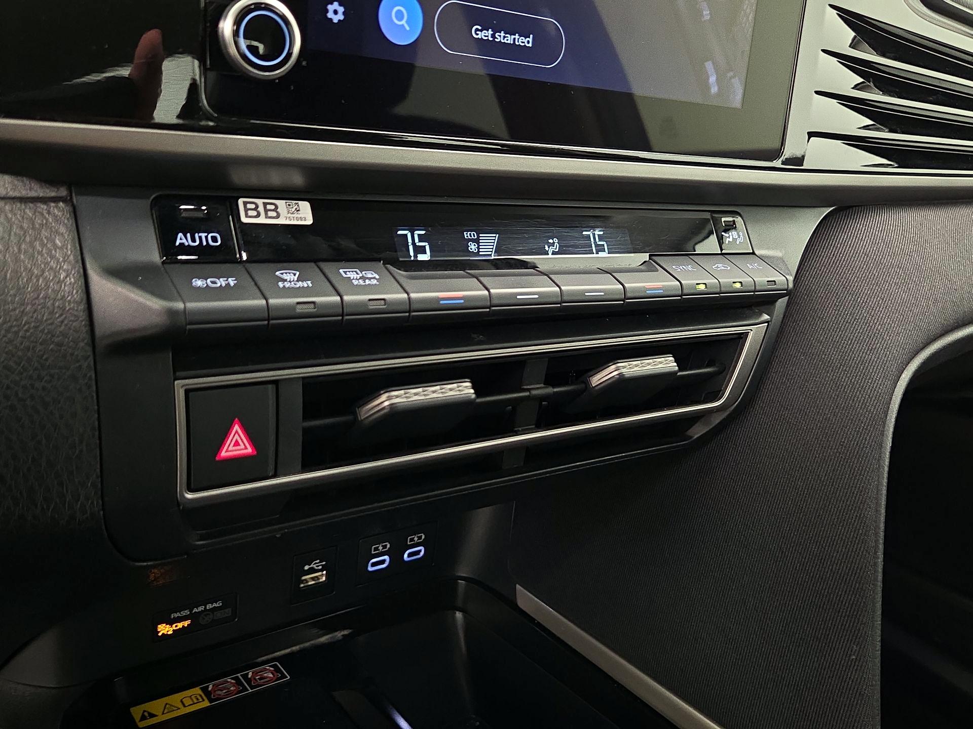 Thumbnail: 2025 Toyota Camry - 16