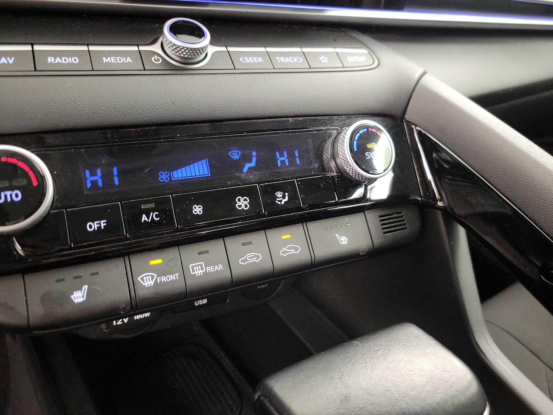 Thumbnail: 2025 Hyundai Elantra - 17