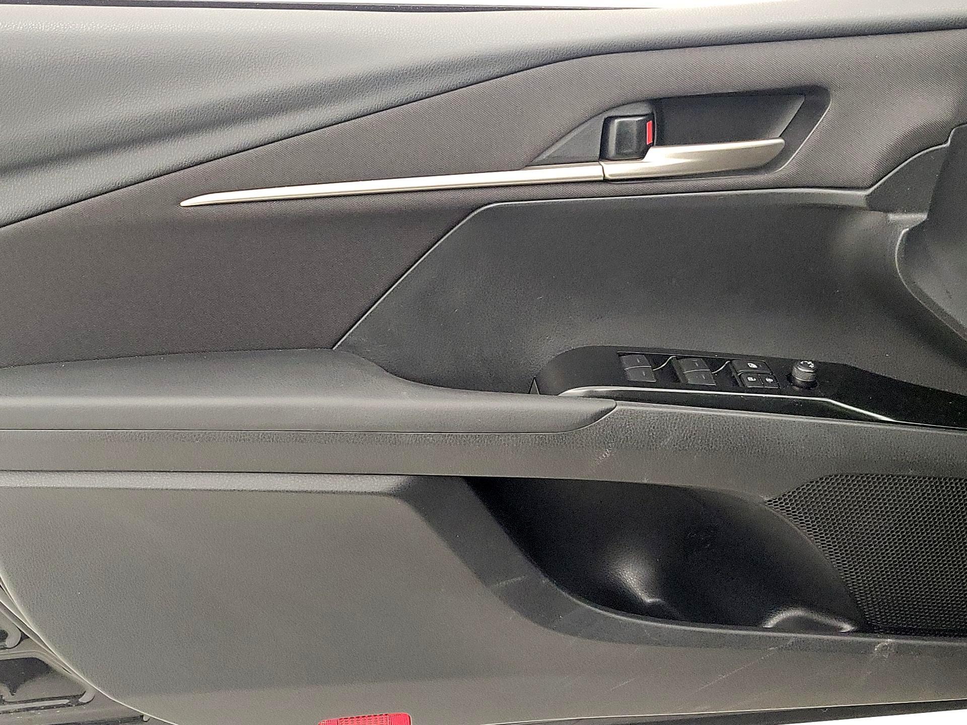 Thumbnail: 2025 Toyota Camry - 12