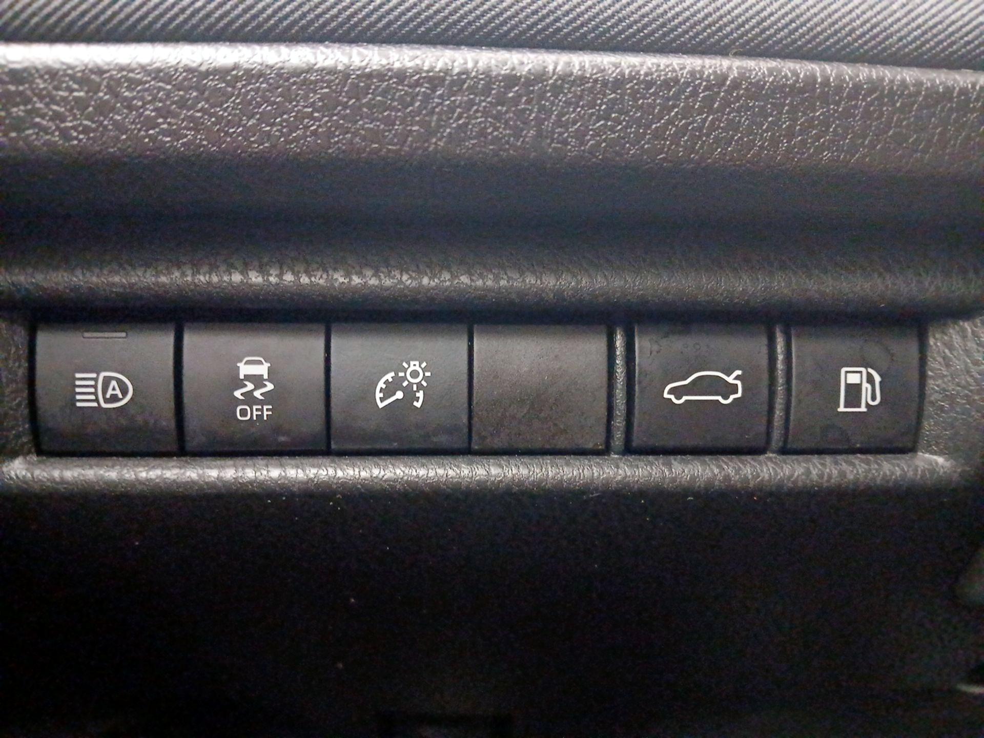 Thumbnail: 2025 Toyota Camry - 13