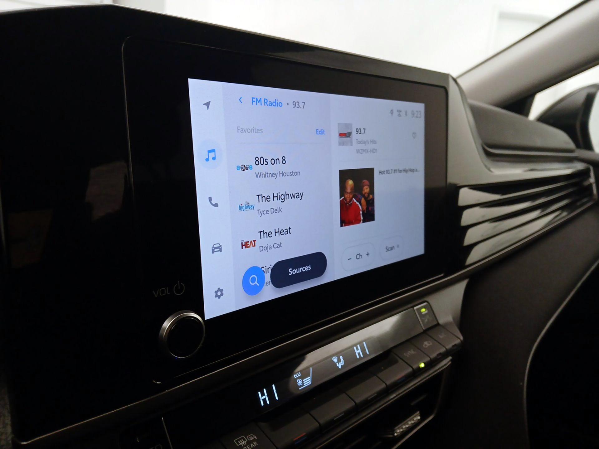 Thumbnail: 2025 Toyota Camry - 15