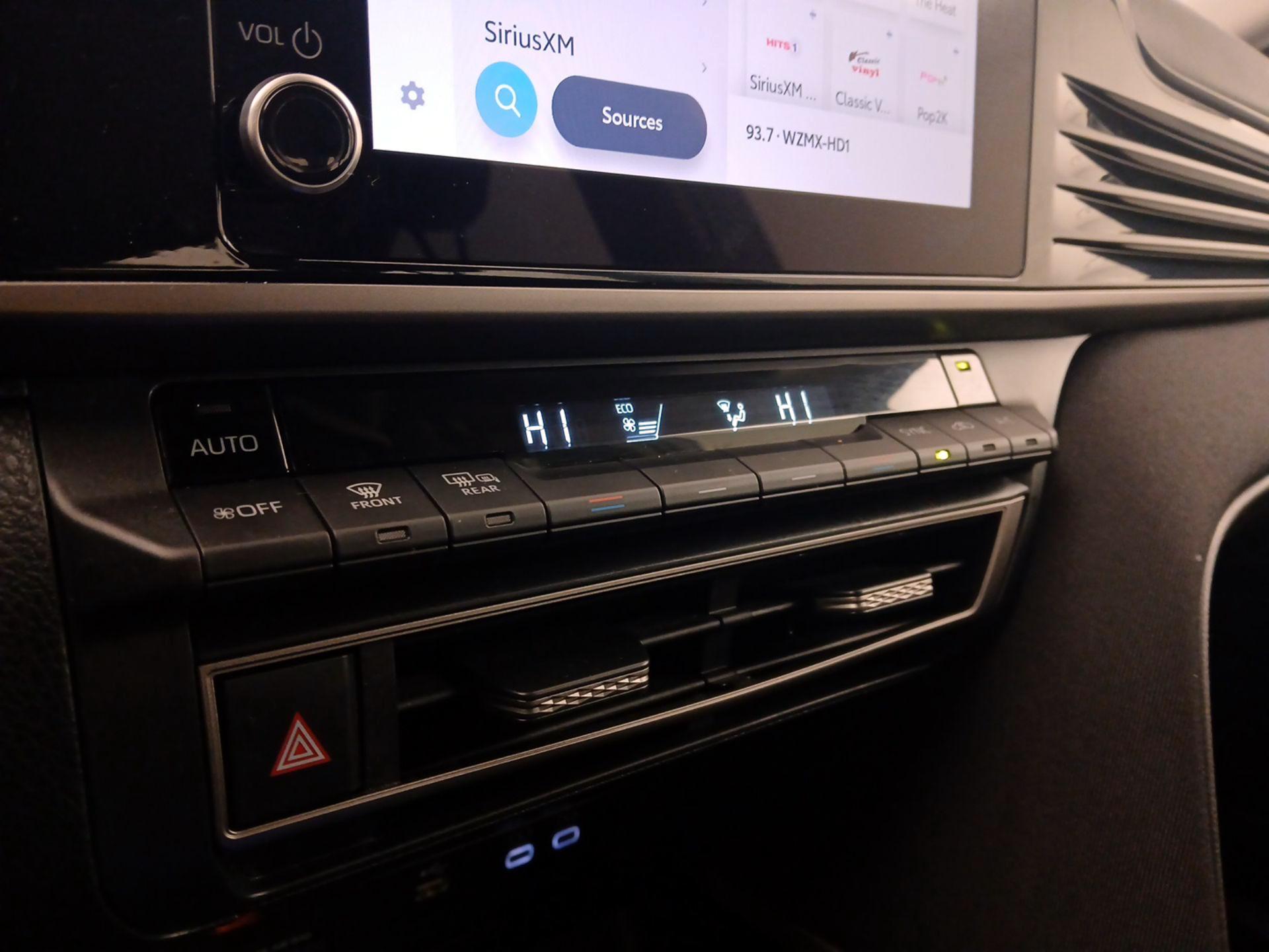 Thumbnail: 2025 Toyota Camry - 16