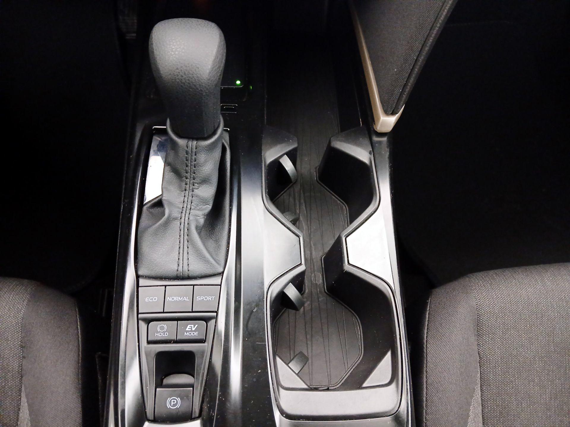 Thumbnail: 2025 Toyota Camry - 17