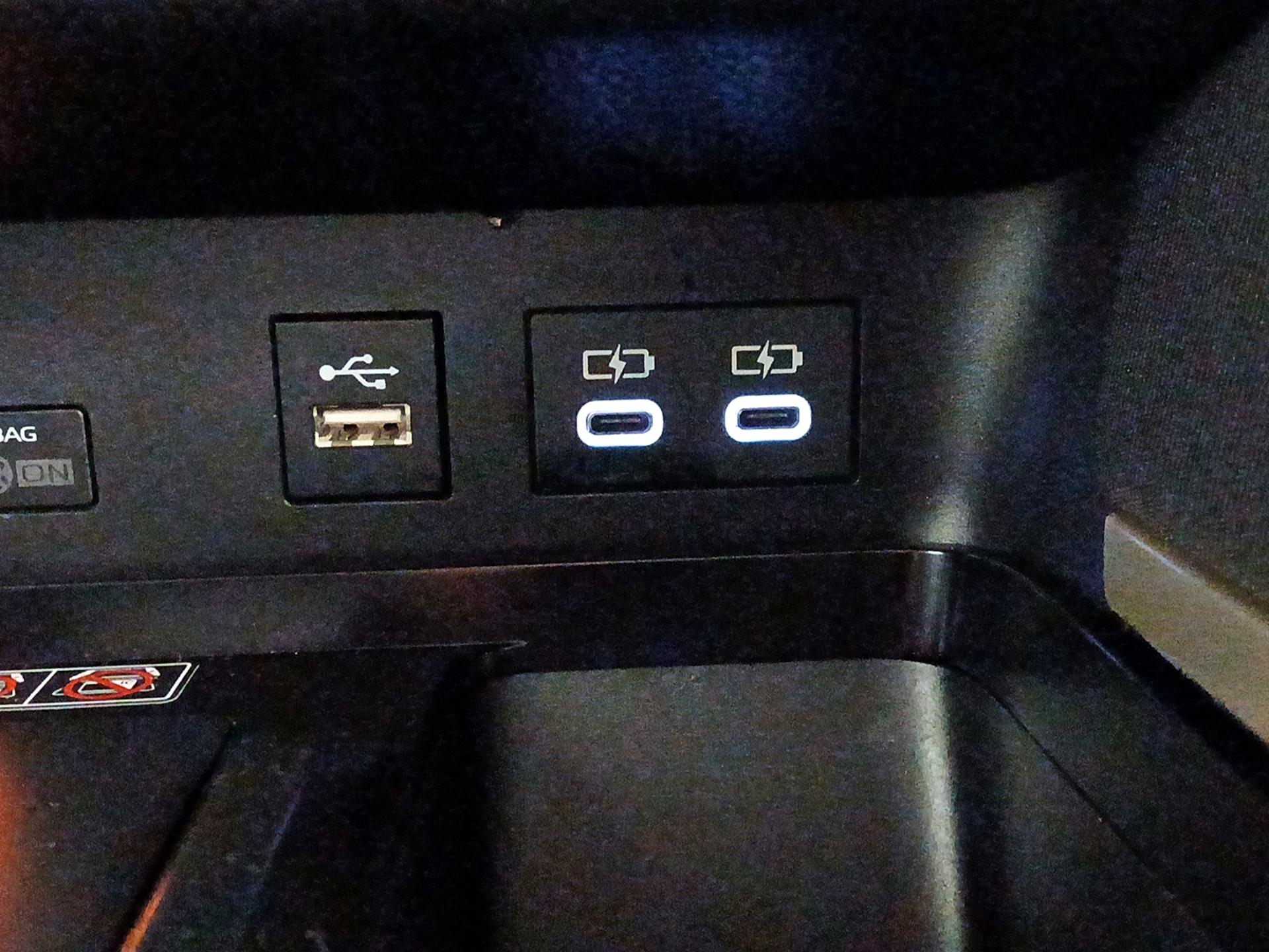 Thumbnail: 2025 Toyota Camry - 18