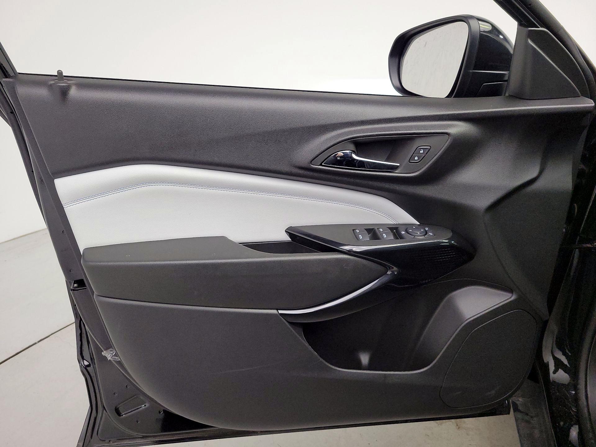 Thumbnail: 2025 Chevrolet Trax - 12