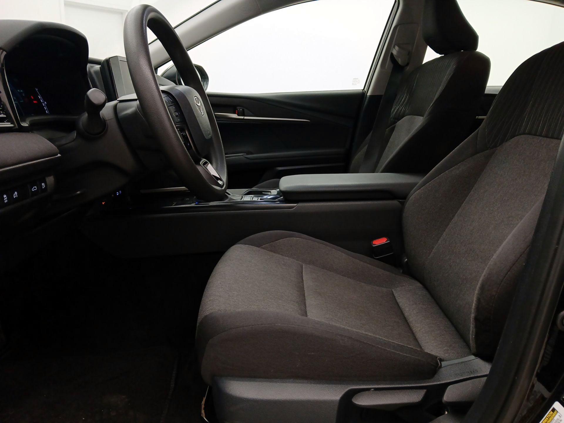 Thumbnail: 2025 Toyota Camry - 11