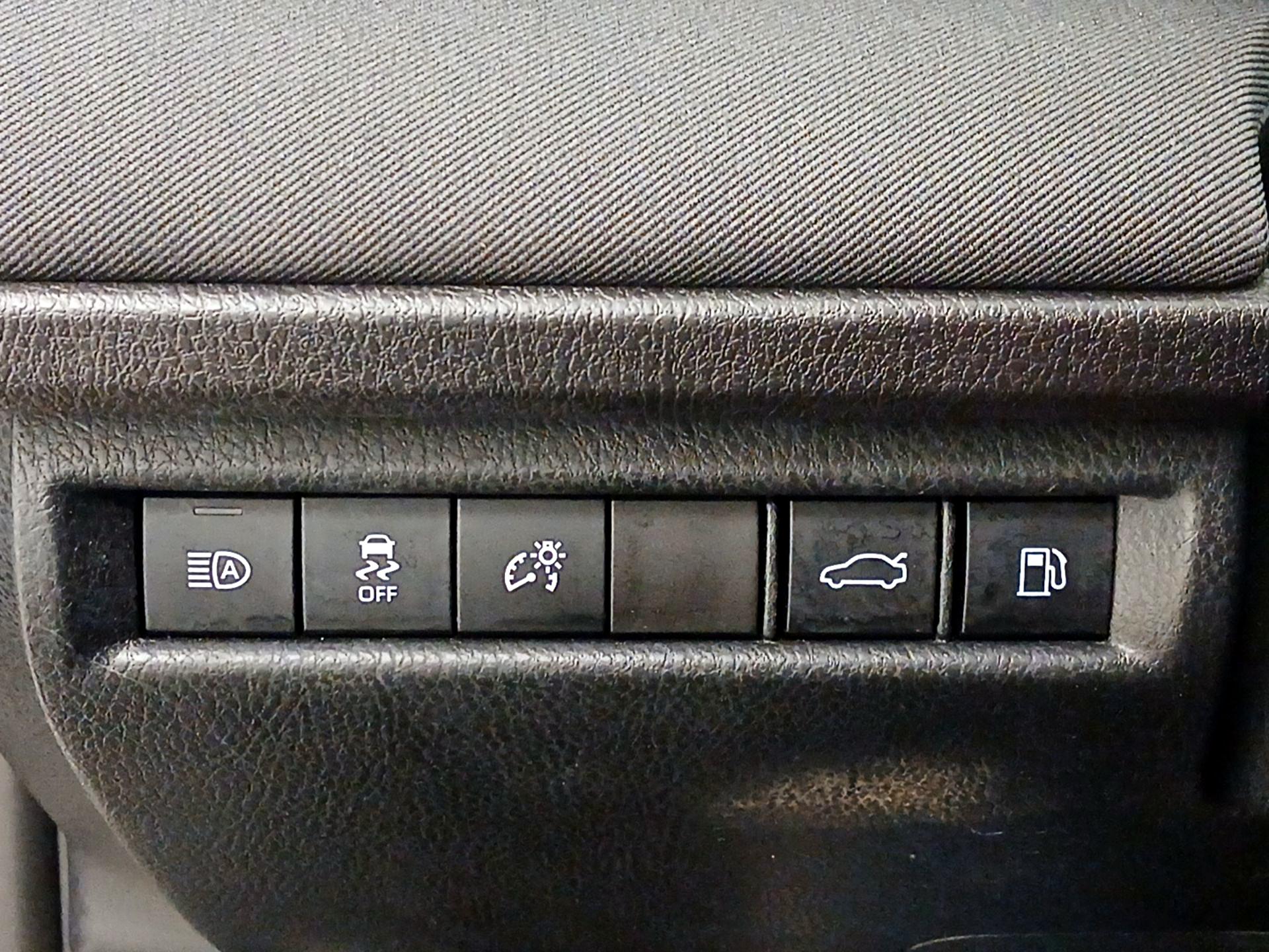 Thumbnail: 2025 Toyota Camry - 13