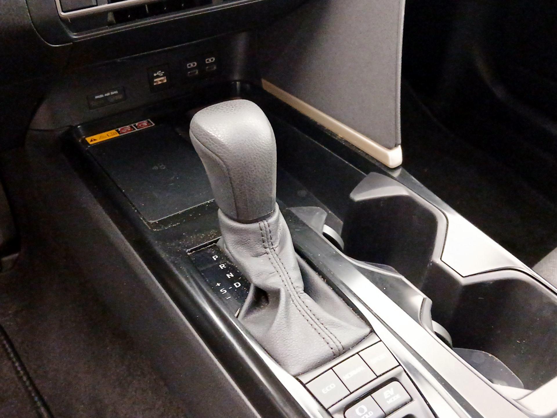 Thumbnail: 2025 Toyota Camry - 18