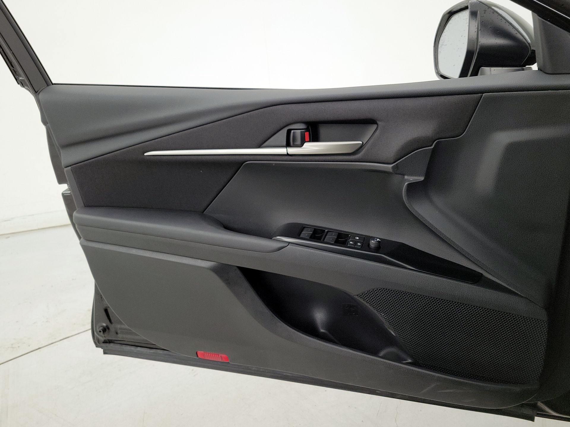 Thumbnail: 2025 Toyota Camry - 12