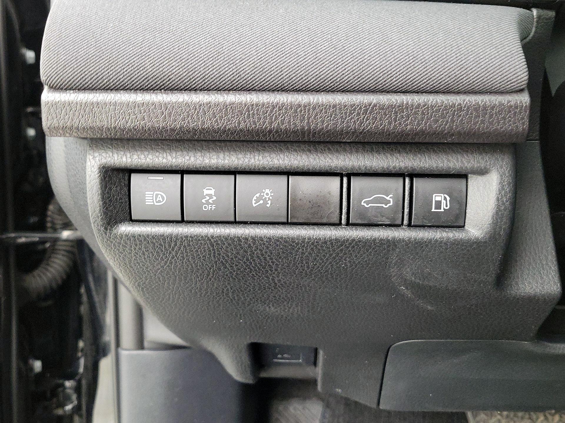 Thumbnail: 2025 Toyota Camry - 13