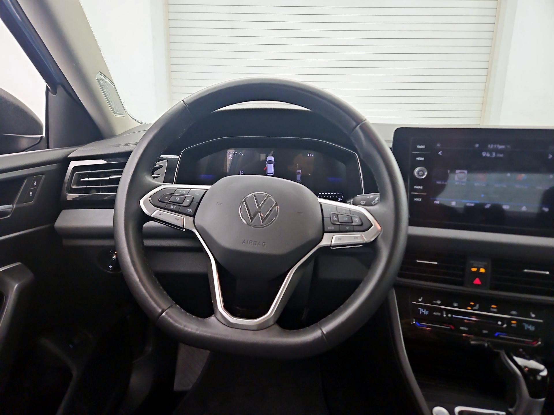 Thumbnail: 2025 Volkswagen Jetta - 10