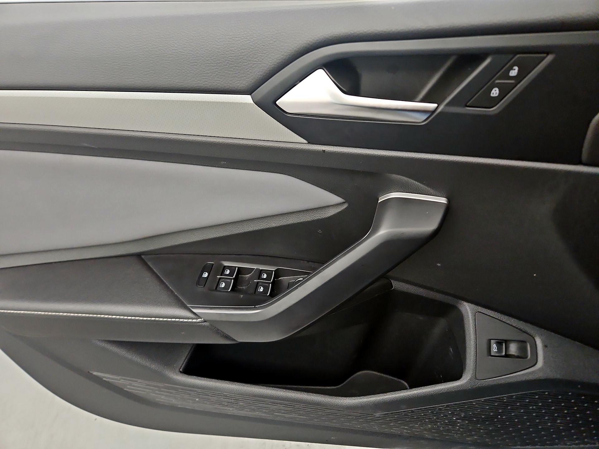 Thumbnail: 2025 Volkswagen Jetta - 12