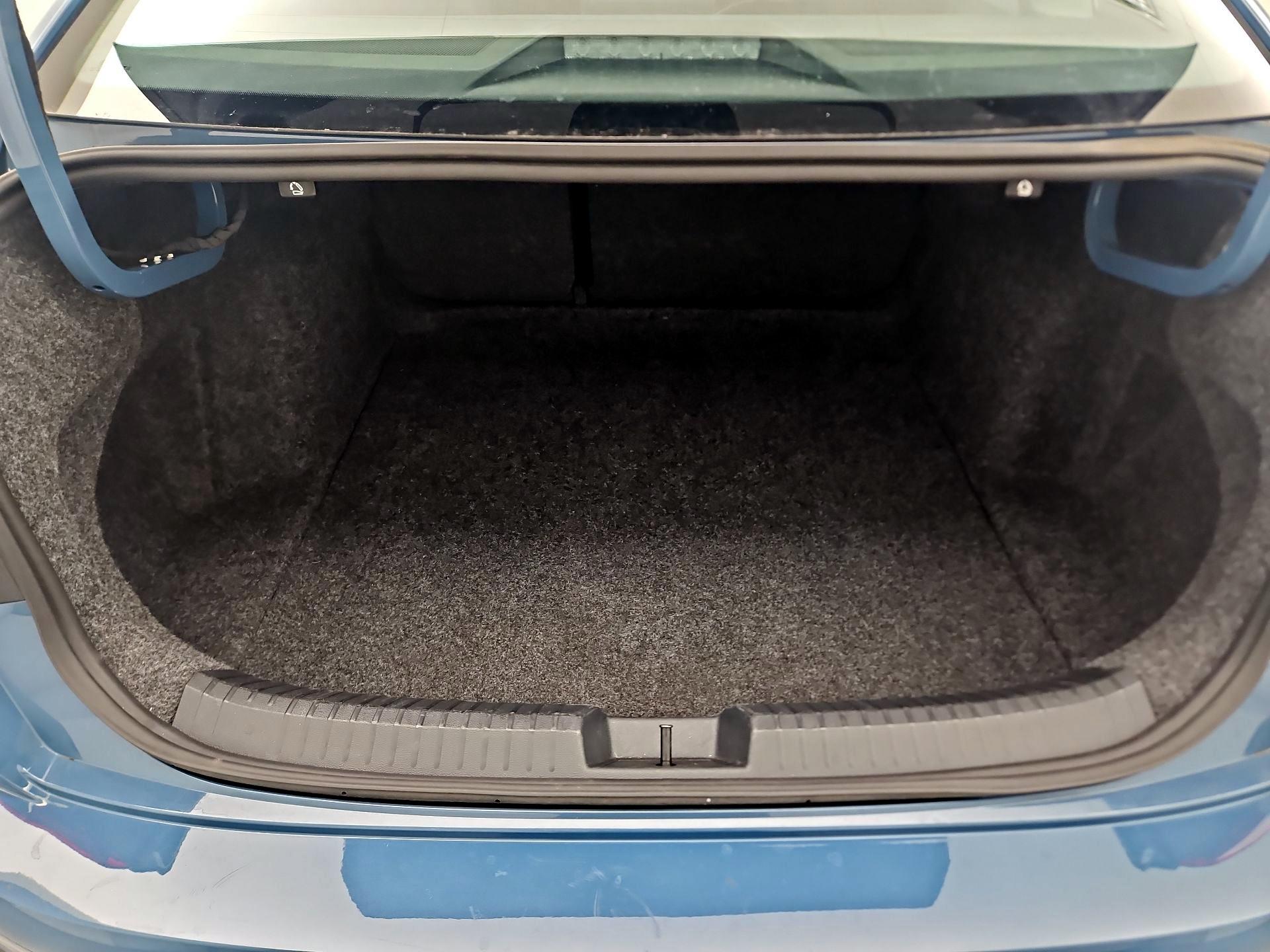 Thumbnail: 2025 Volkswagen Jetta - 16