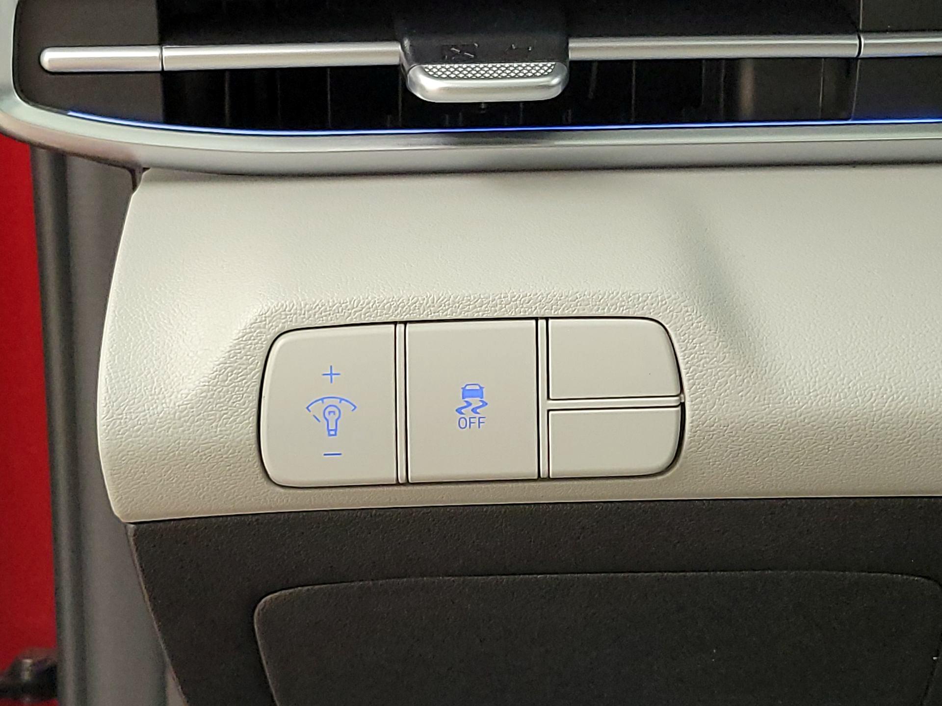 Thumbnail: 2025 Hyundai Elantra - 13