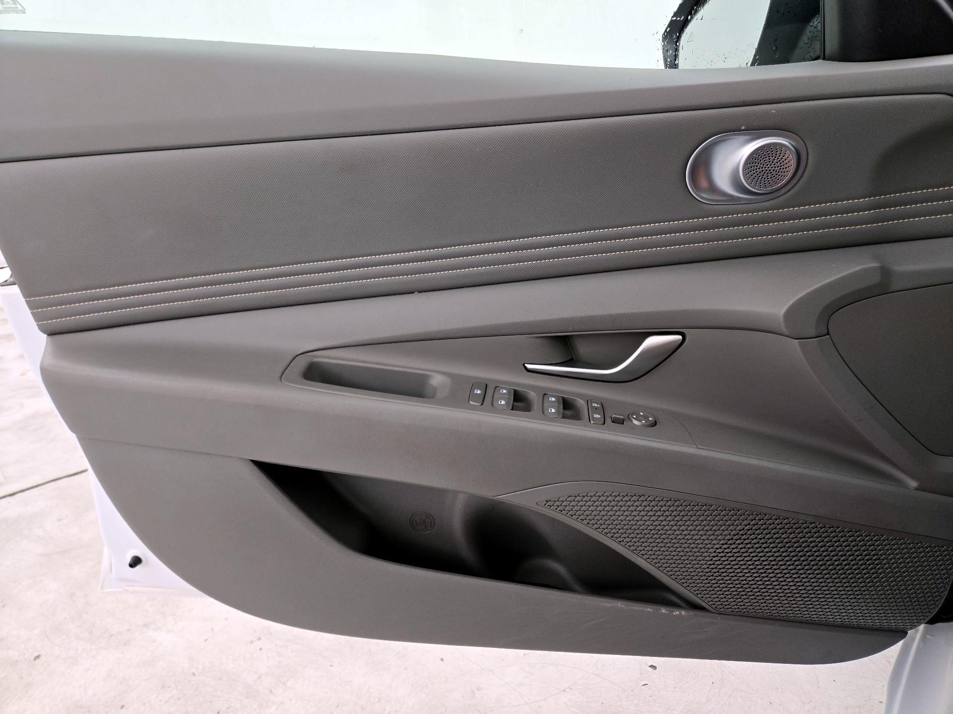 Thumbnail: 2025 Hyundai Elantra - 12