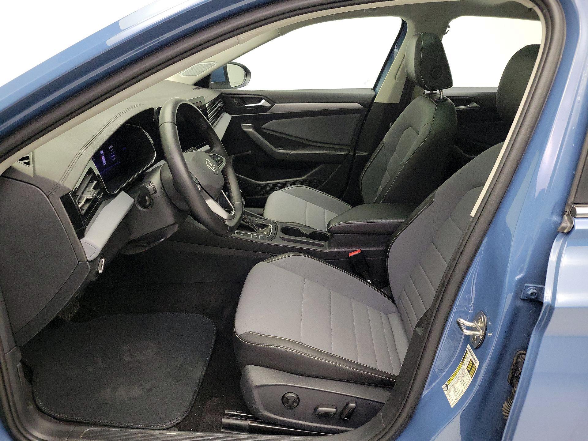 Thumbnail: 2025 Volkswagen Jetta - 11