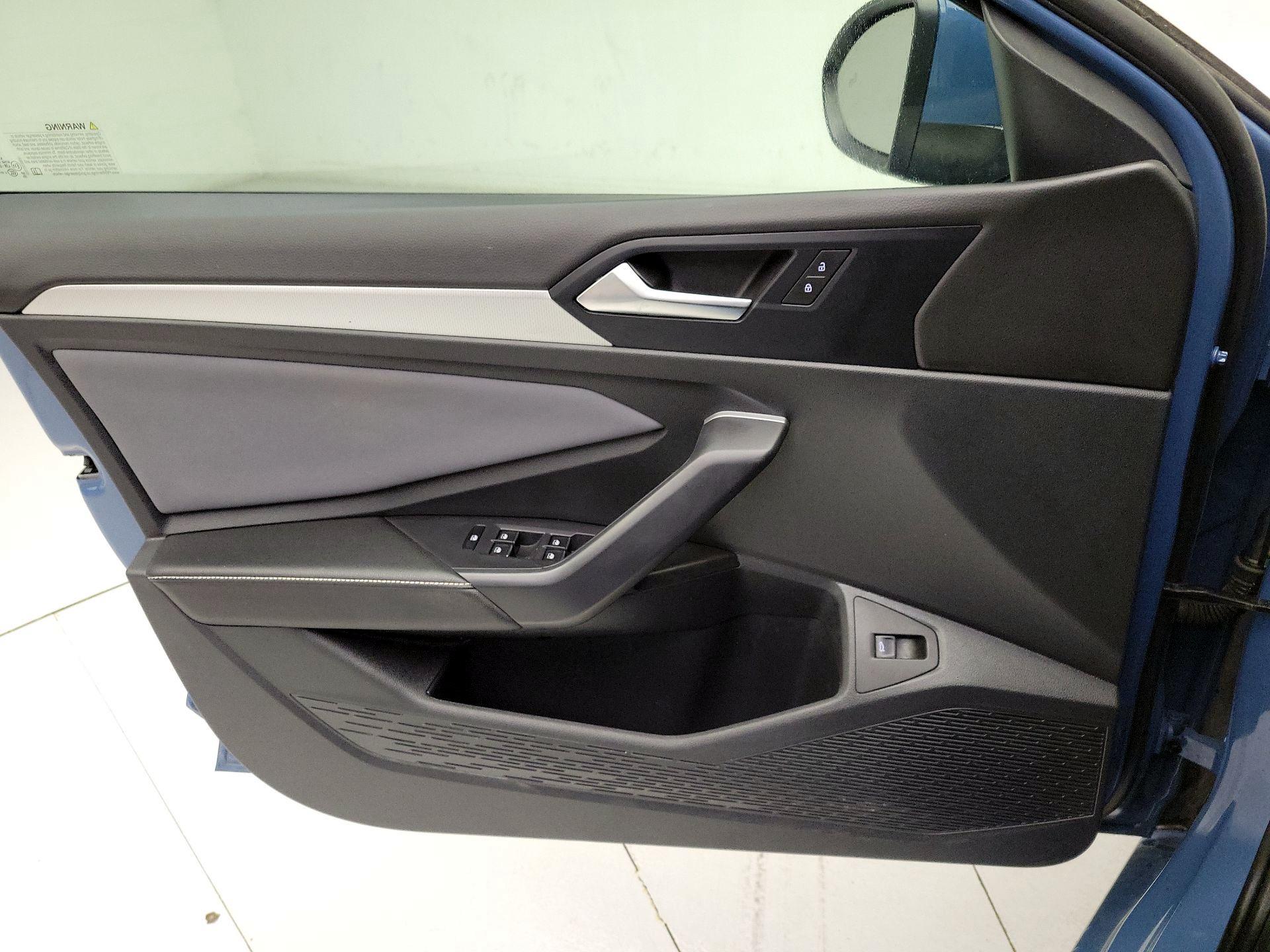 Thumbnail: 2025 Volkswagen Jetta - 12