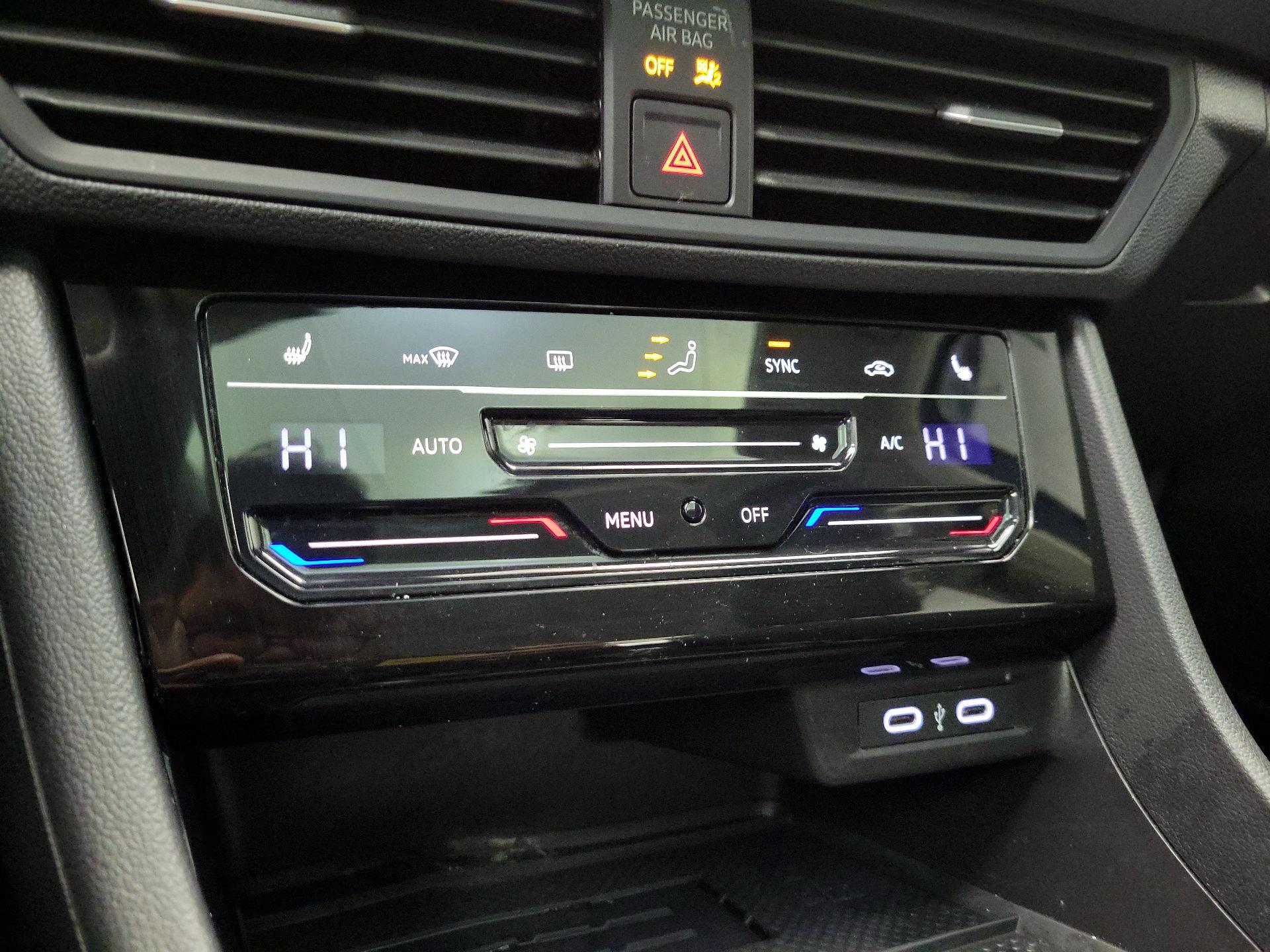 Thumbnail: 2025 Volkswagen Jetta - 16