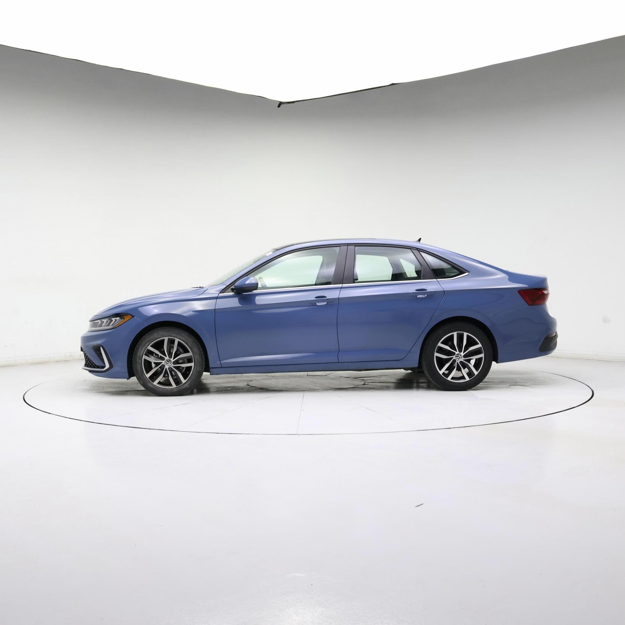 Thumbnail: 2025 Volkswagen Jetta - 3