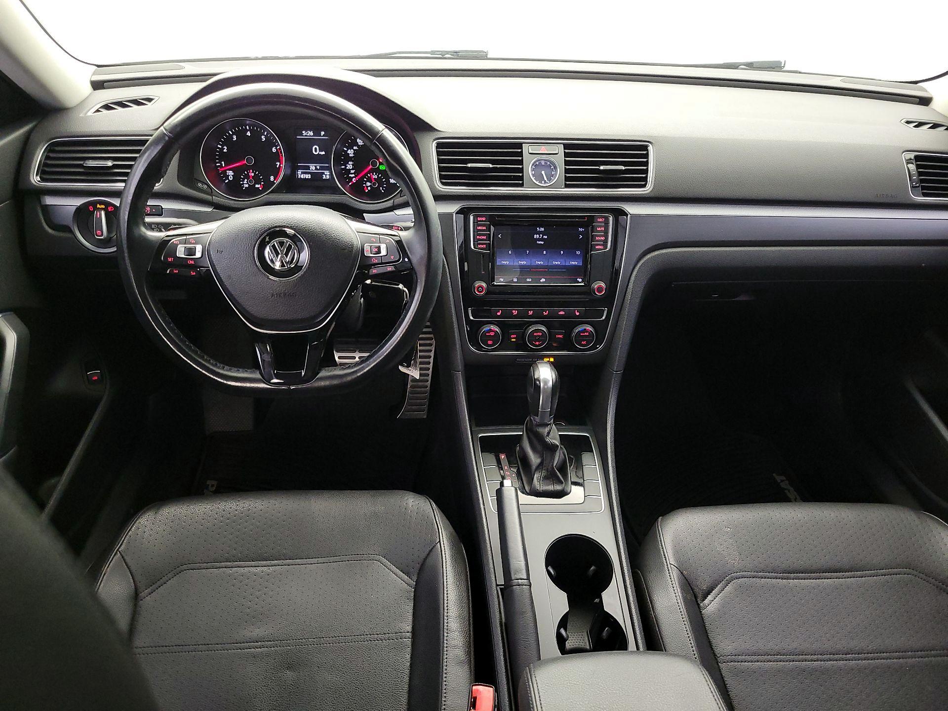 Thumbnail: 2017 Volkswagen Passat - 9