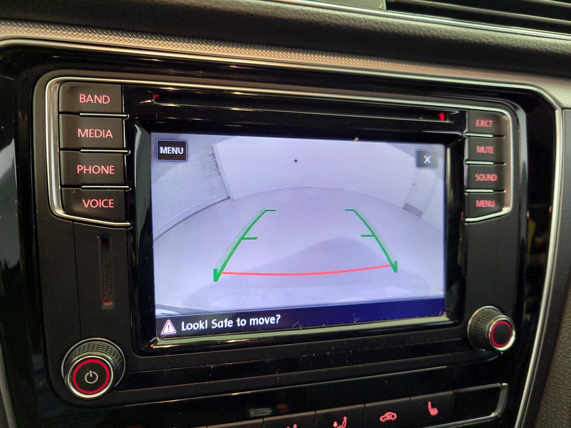 Thumbnail: 2017 Volkswagen Passat - 14