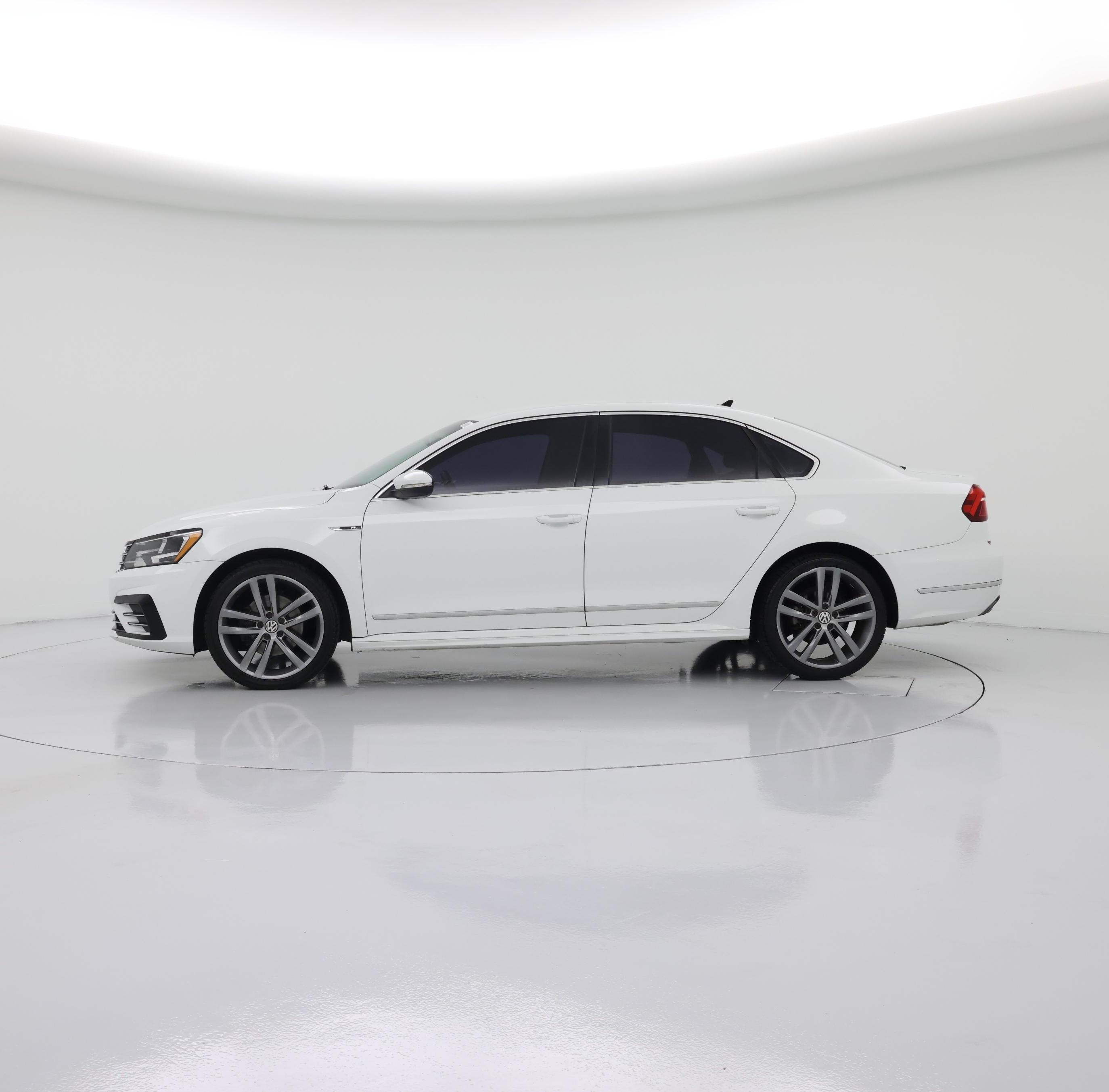 Thumbnail: 2017 Volkswagen Passat - 3