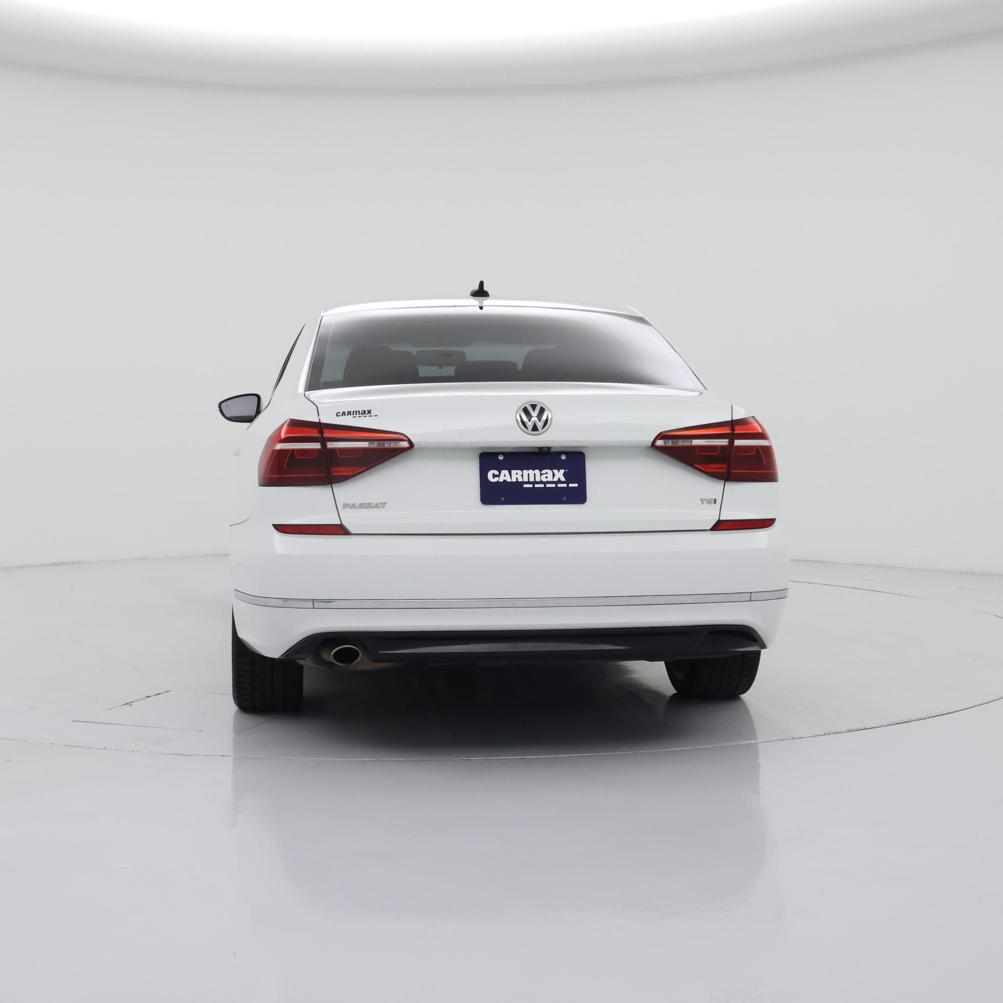 Thumbnail: 2017 Volkswagen Passat - 6