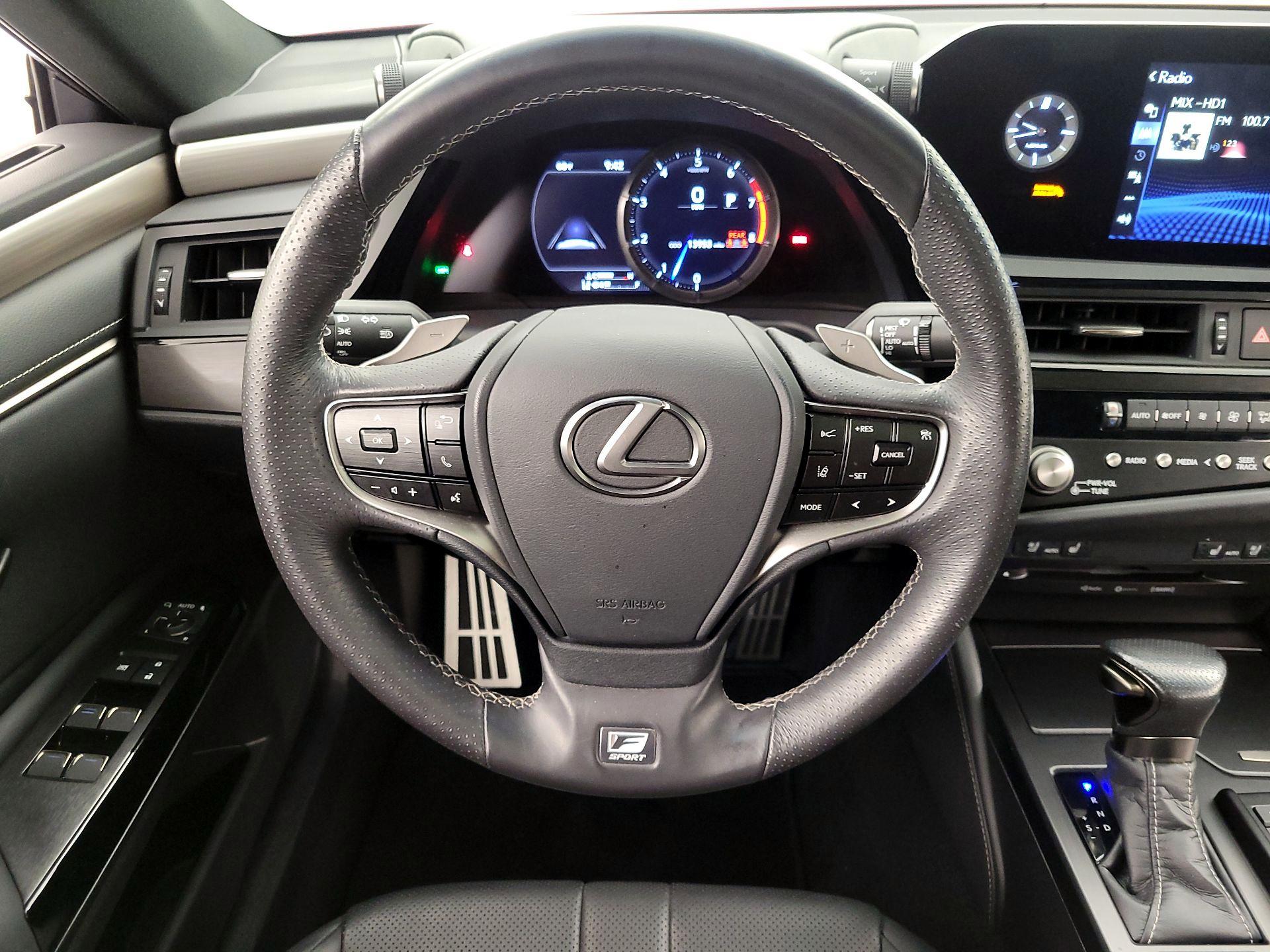 Thumbnail: 2022 Lexus ES - 10