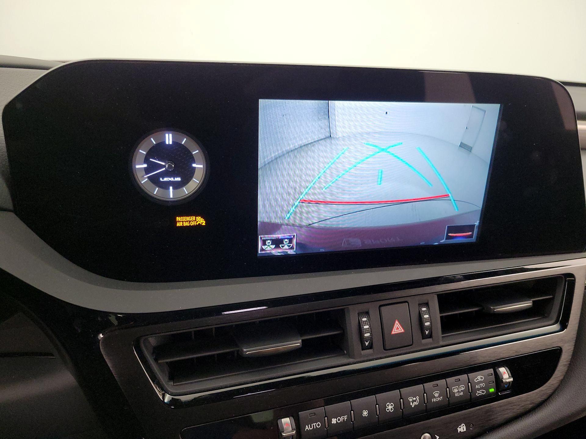 Thumbnail: 2022 Lexus ES - 14