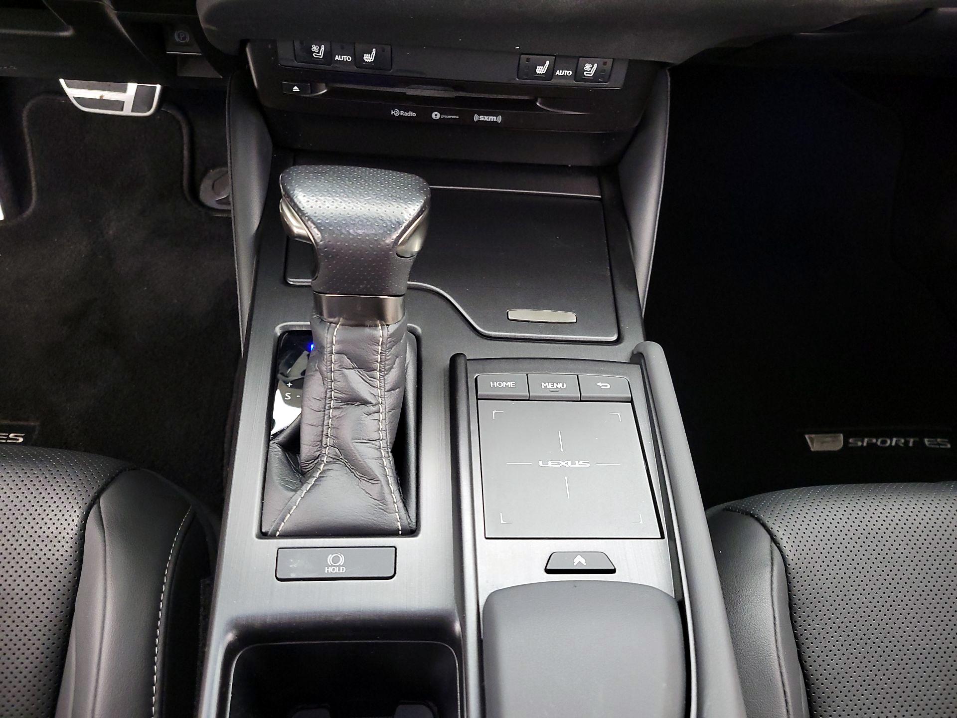 Thumbnail: 2022 Lexus ES - 17