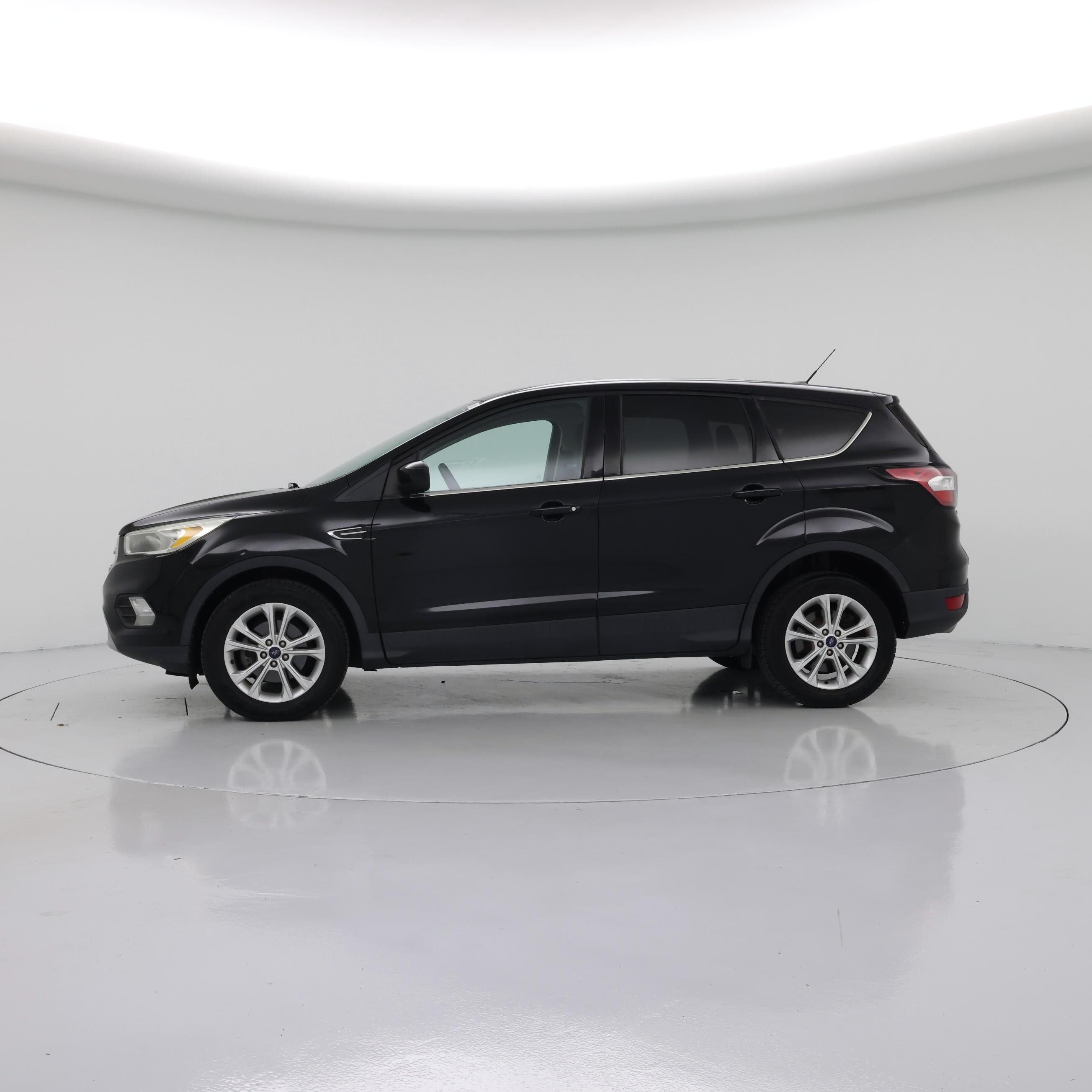Thumbnail: 2017 Ford Escape - 3