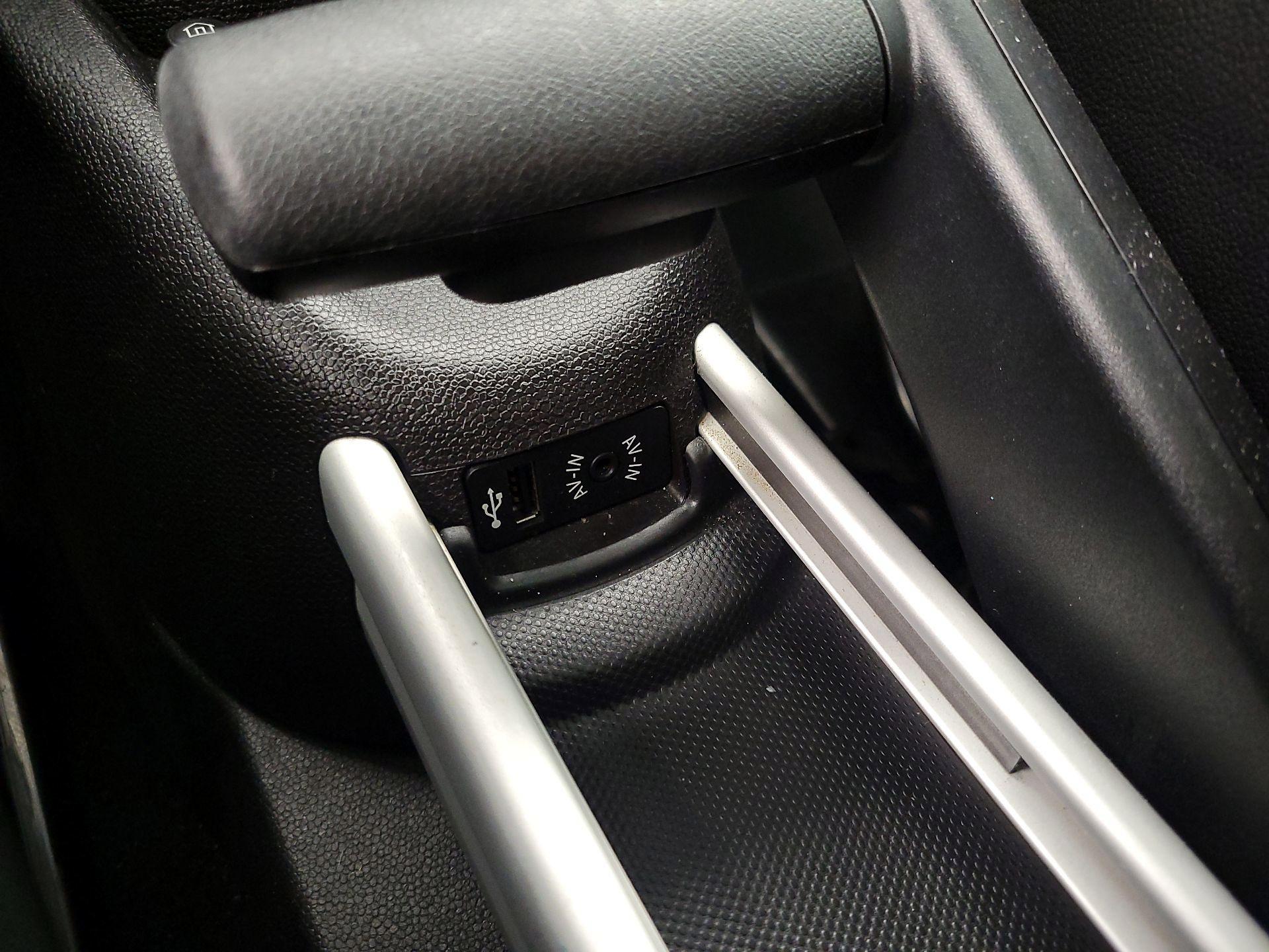 Thumbnail: 2015 MINI Cooper Countryman - 16