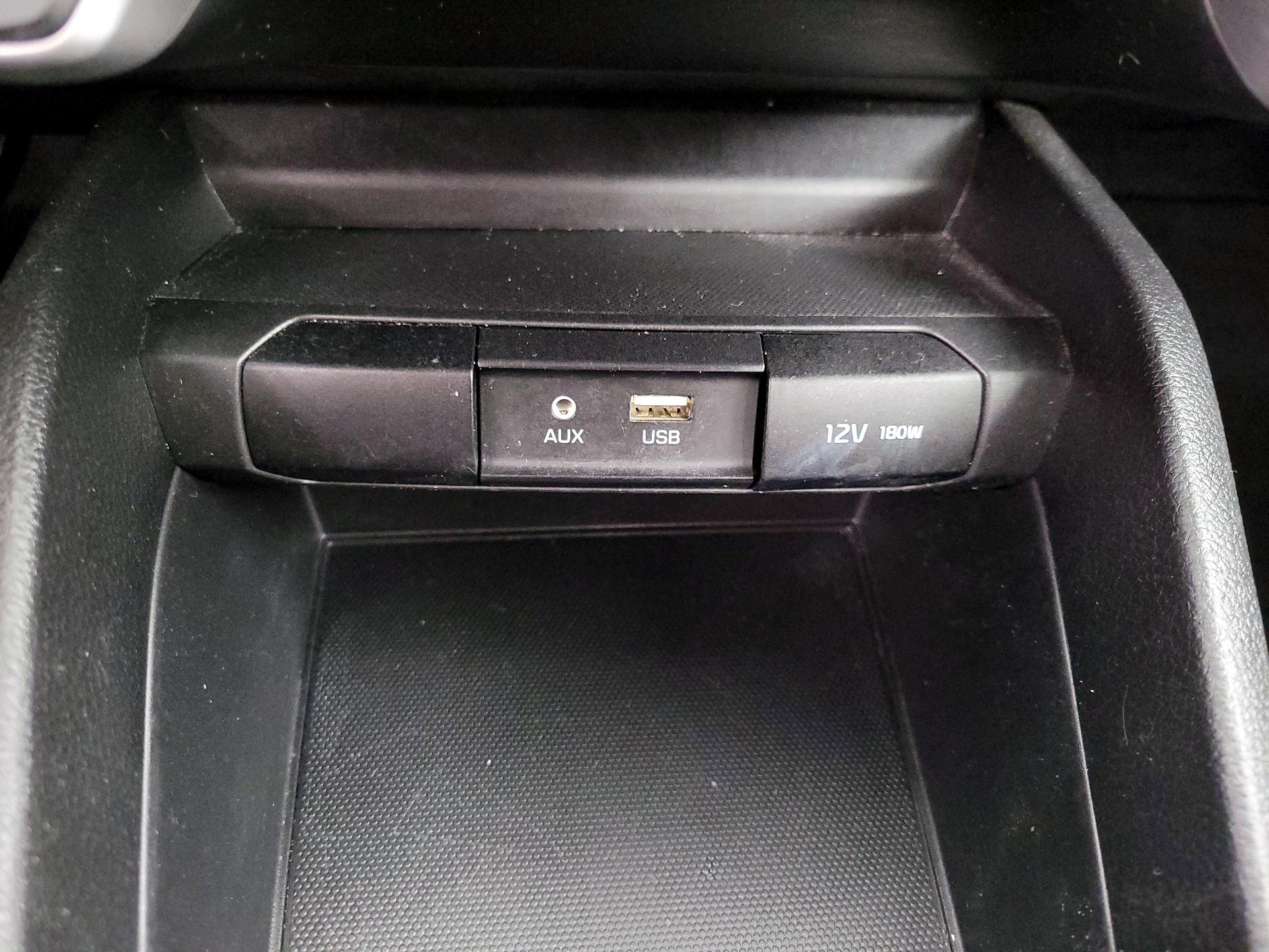 Thumbnail: 2018 Kia Rio - 17
