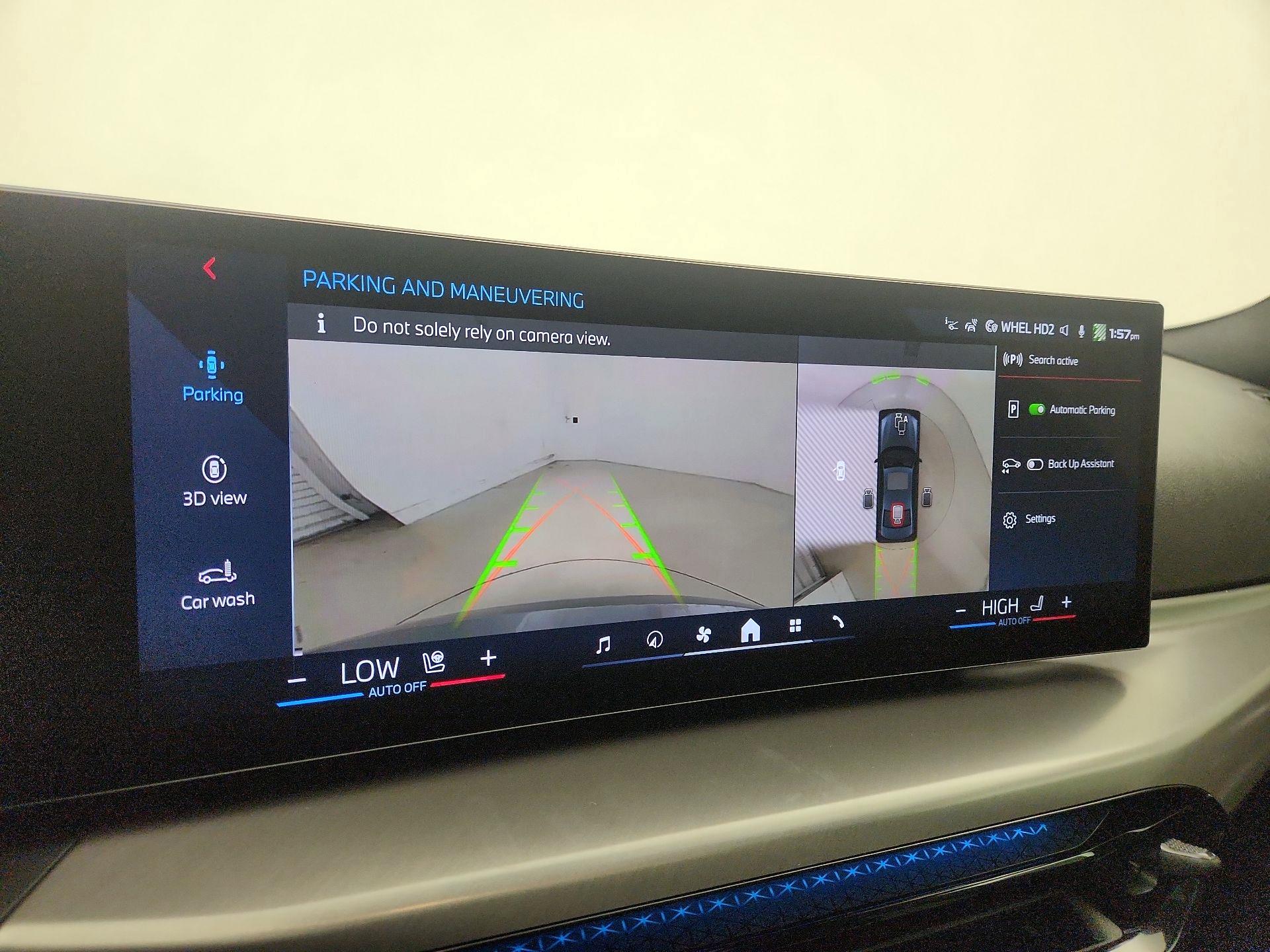 Thumbnail: 2025 BMW 3 Series - 15