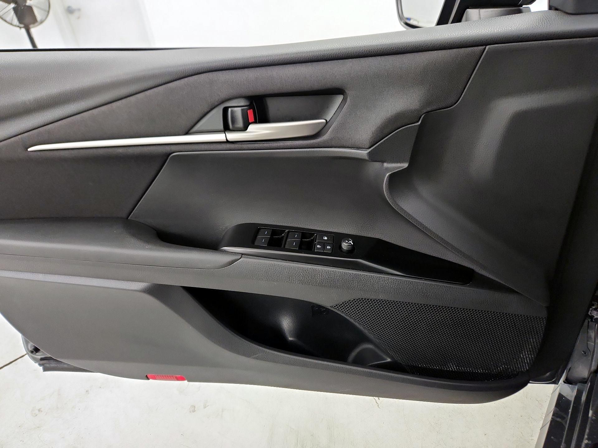 Thumbnail: 2025 Toyota Camry - 12