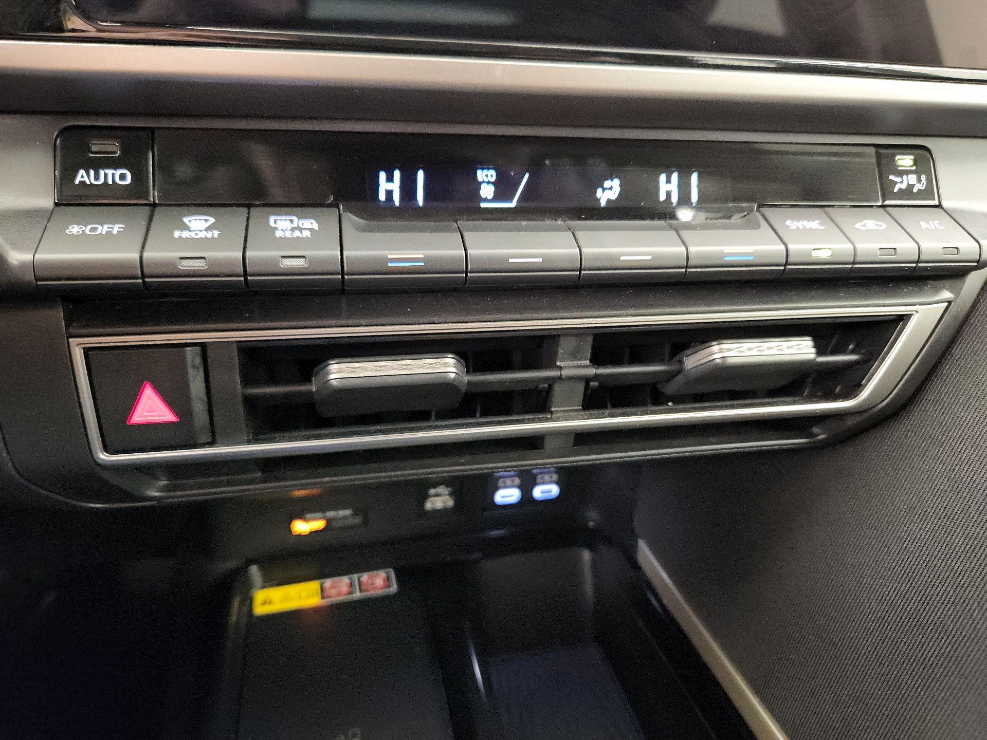 Thumbnail: 2025 Toyota Camry - 17