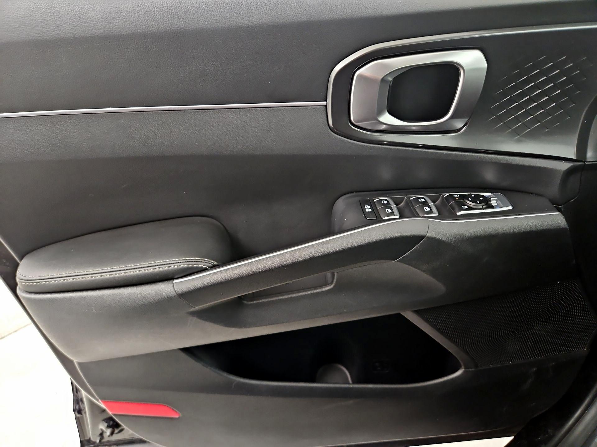 Thumbnail: 2024 Kia Sorento - 12