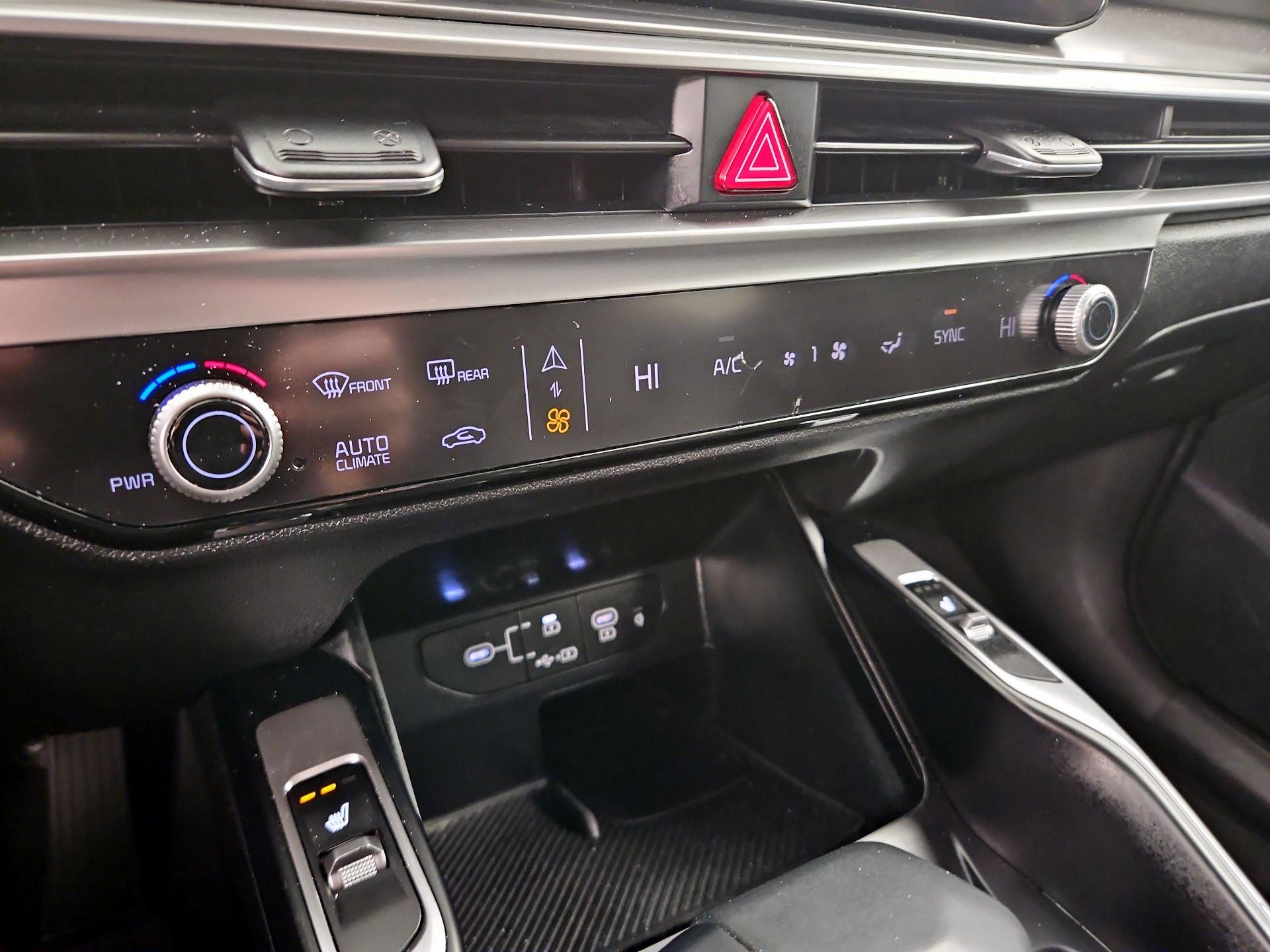 Thumbnail: 2024 Kia Sorento - 17