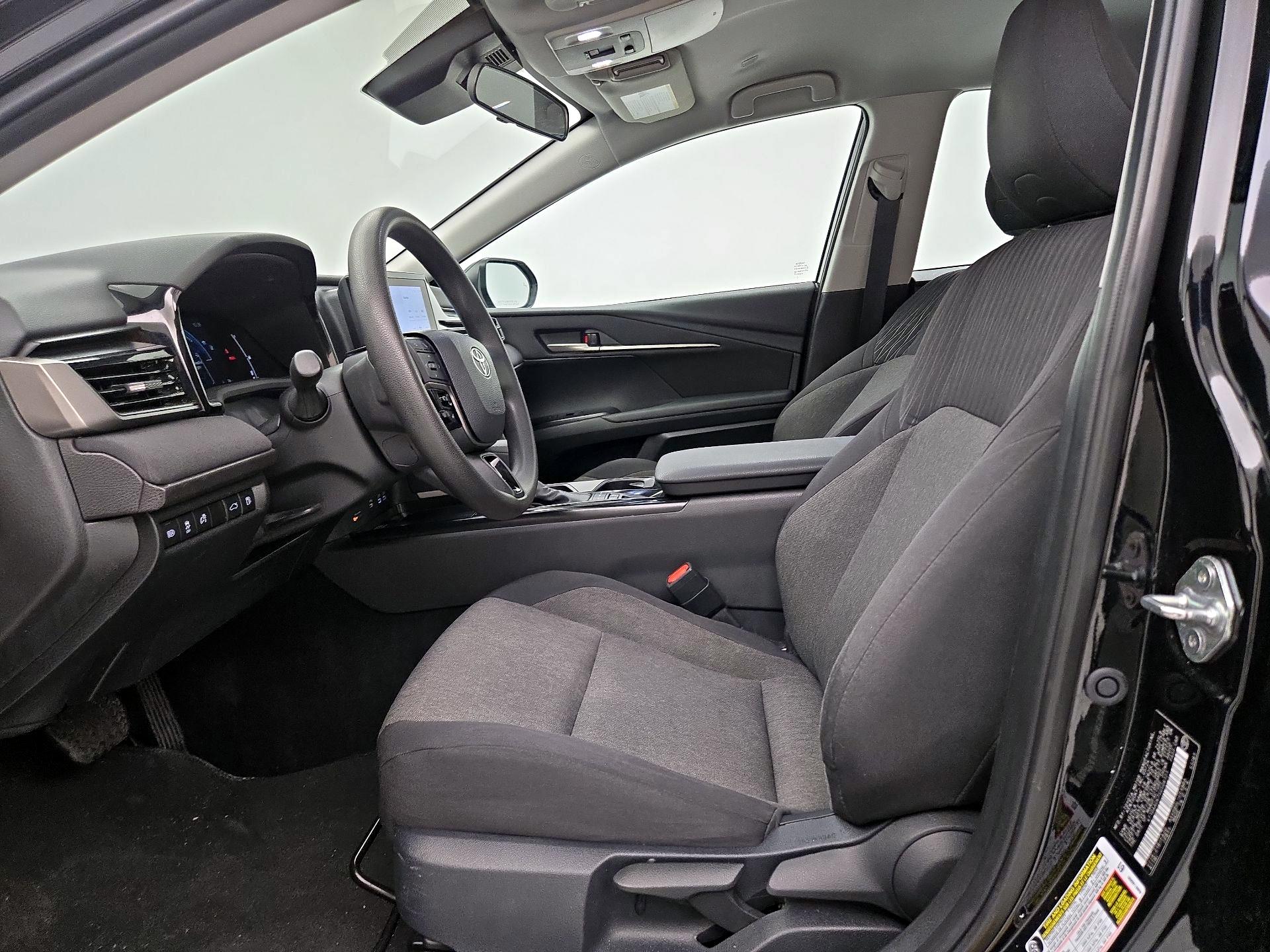 Thumbnail: 2025 Toyota Camry - 11