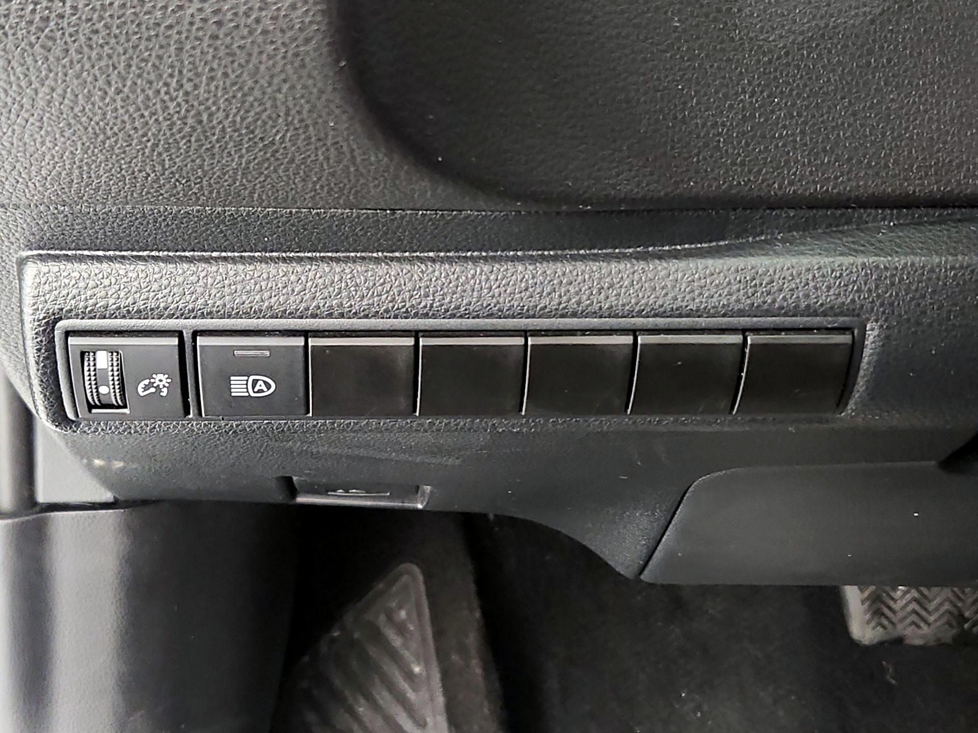 Thumbnail: 2024 Toyota Corolla - 13