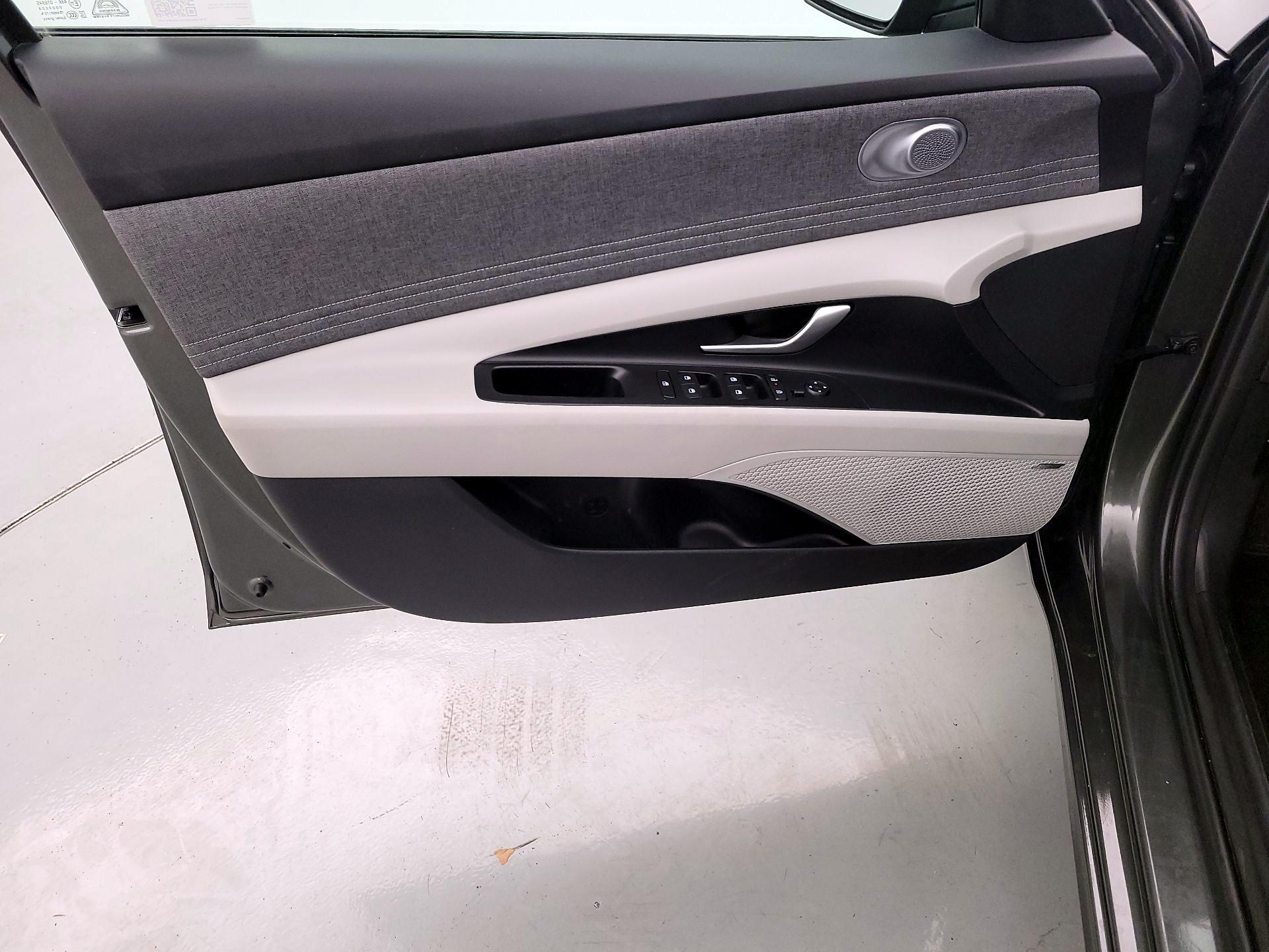 Thumbnail: 2025 Hyundai Elantra - 12