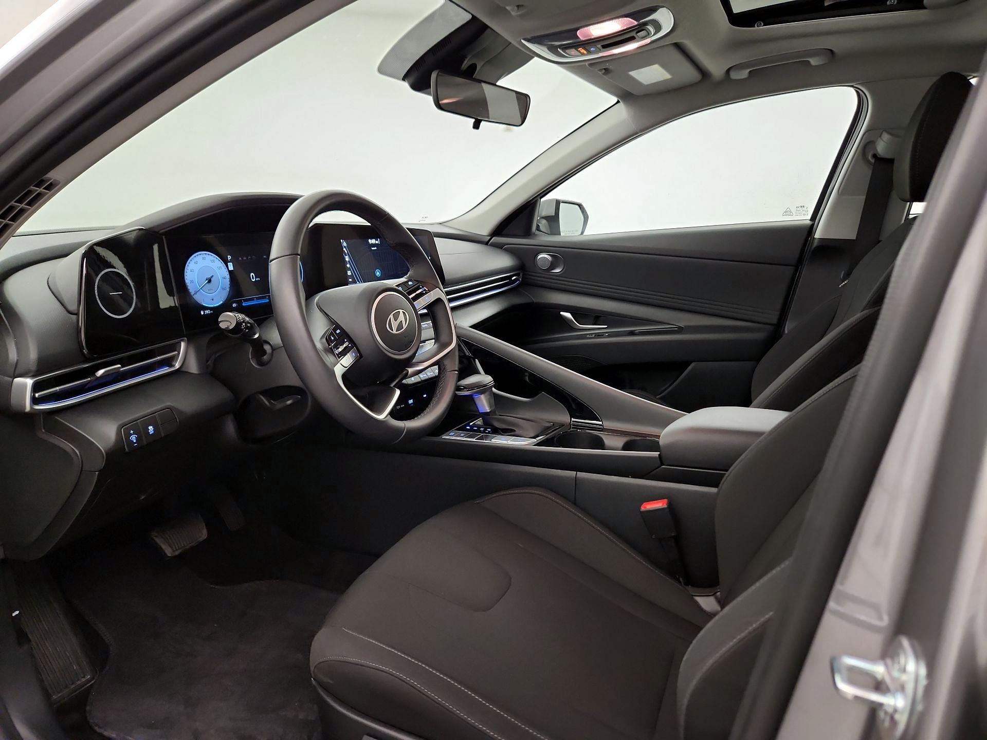 Thumbnail: 2025 Hyundai Elantra - 11