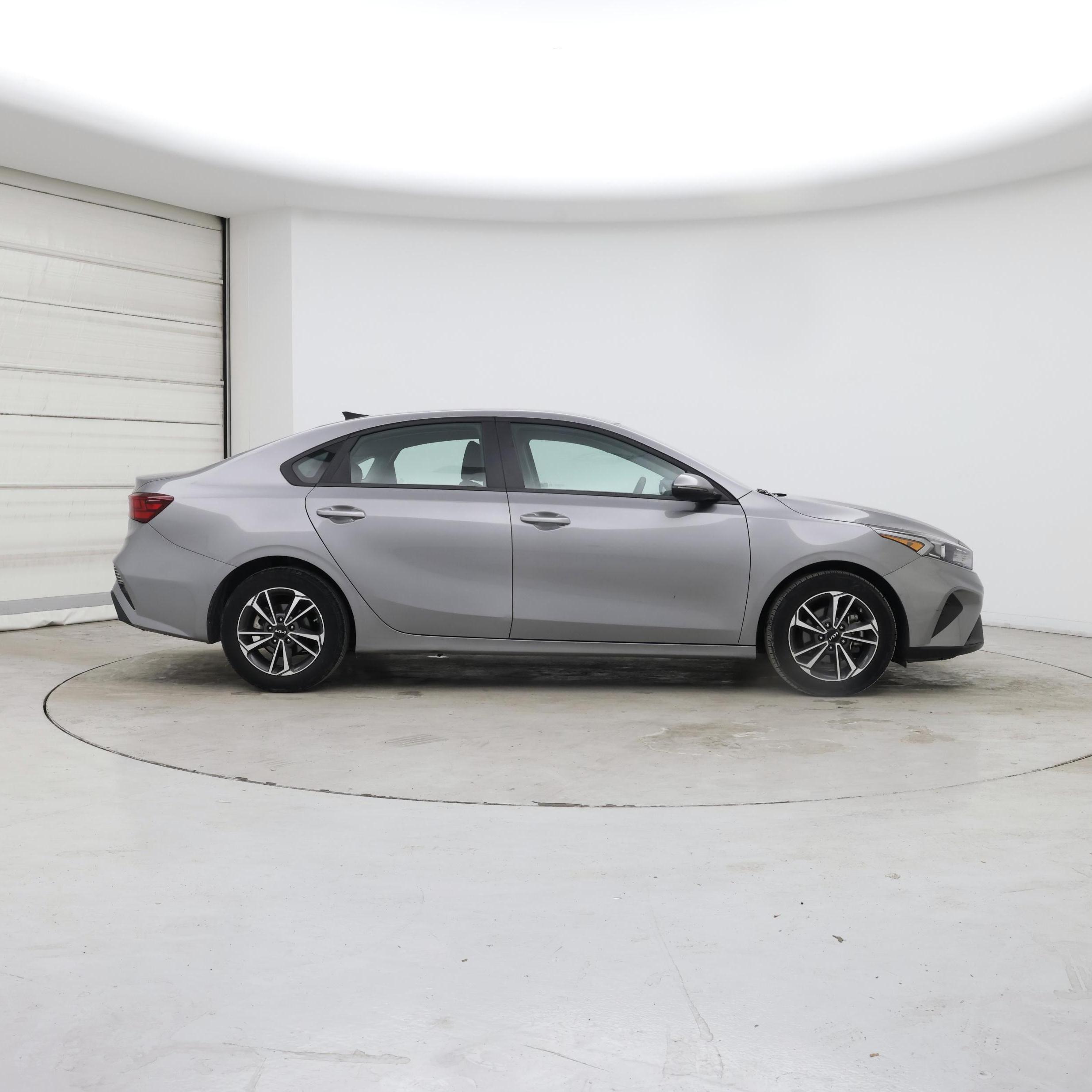 Thumbnail: 2024 Kia Forte - 7